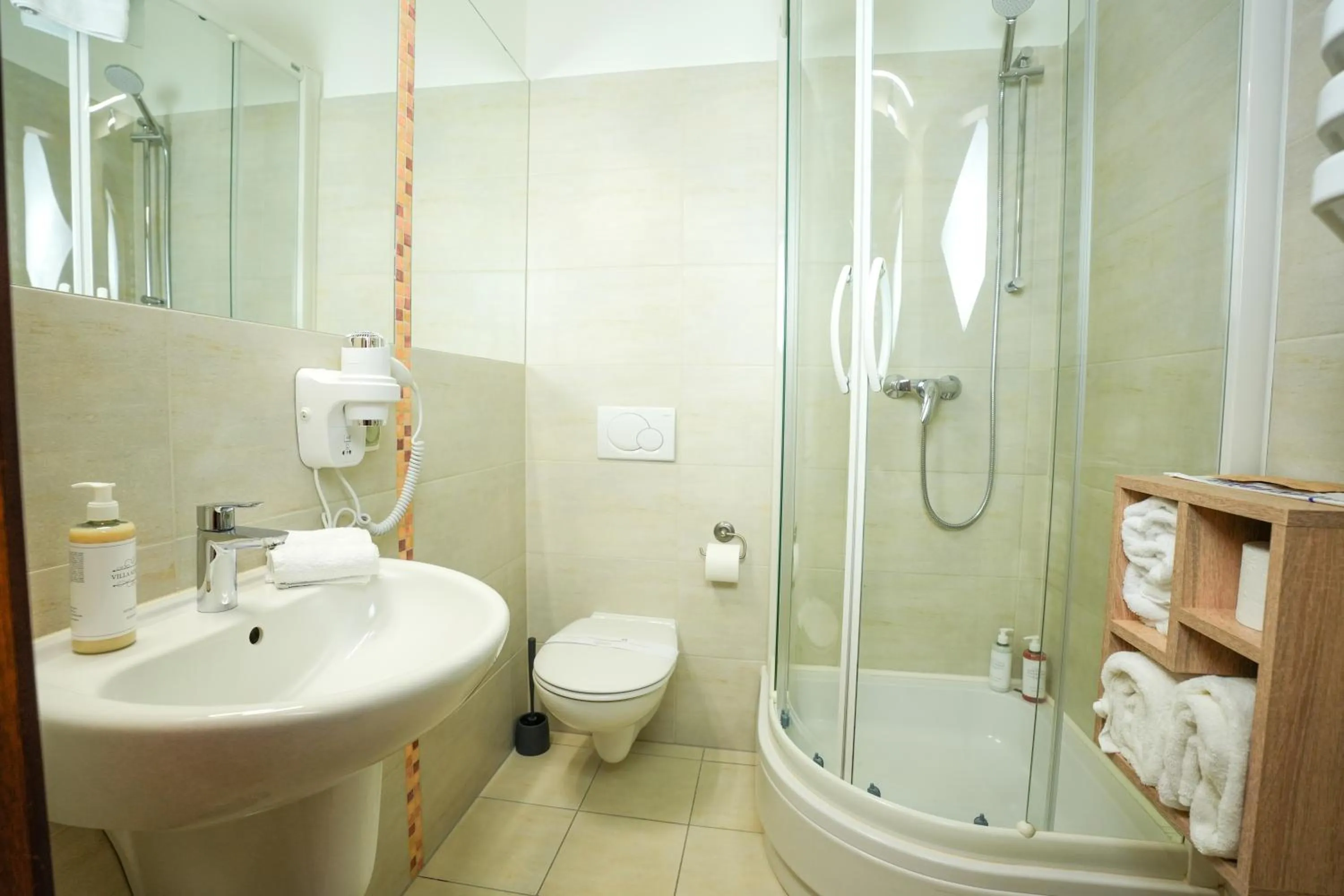 Shower in Villa Admiral