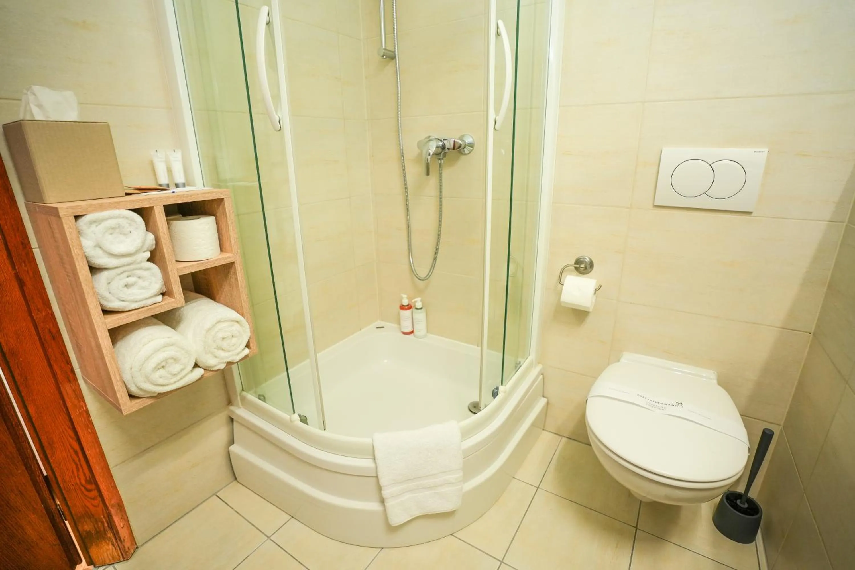 Shower in Villa Admiral