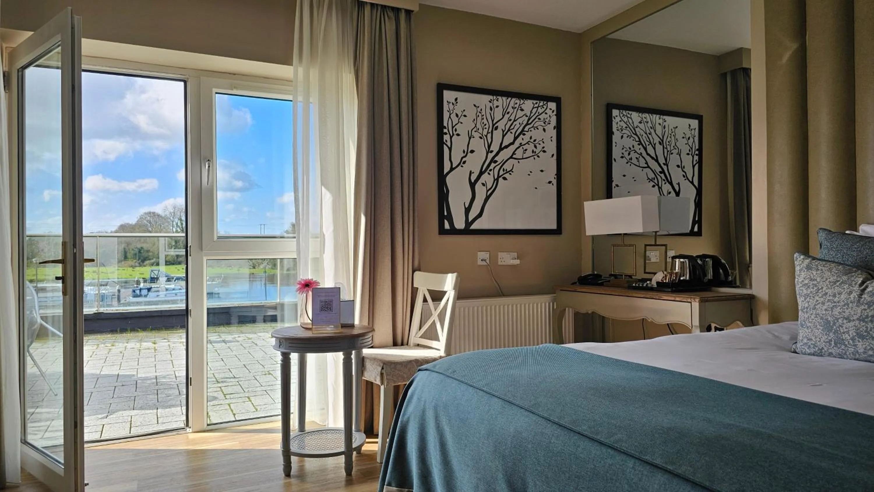 Bed in Moycarn Lodge & Marina