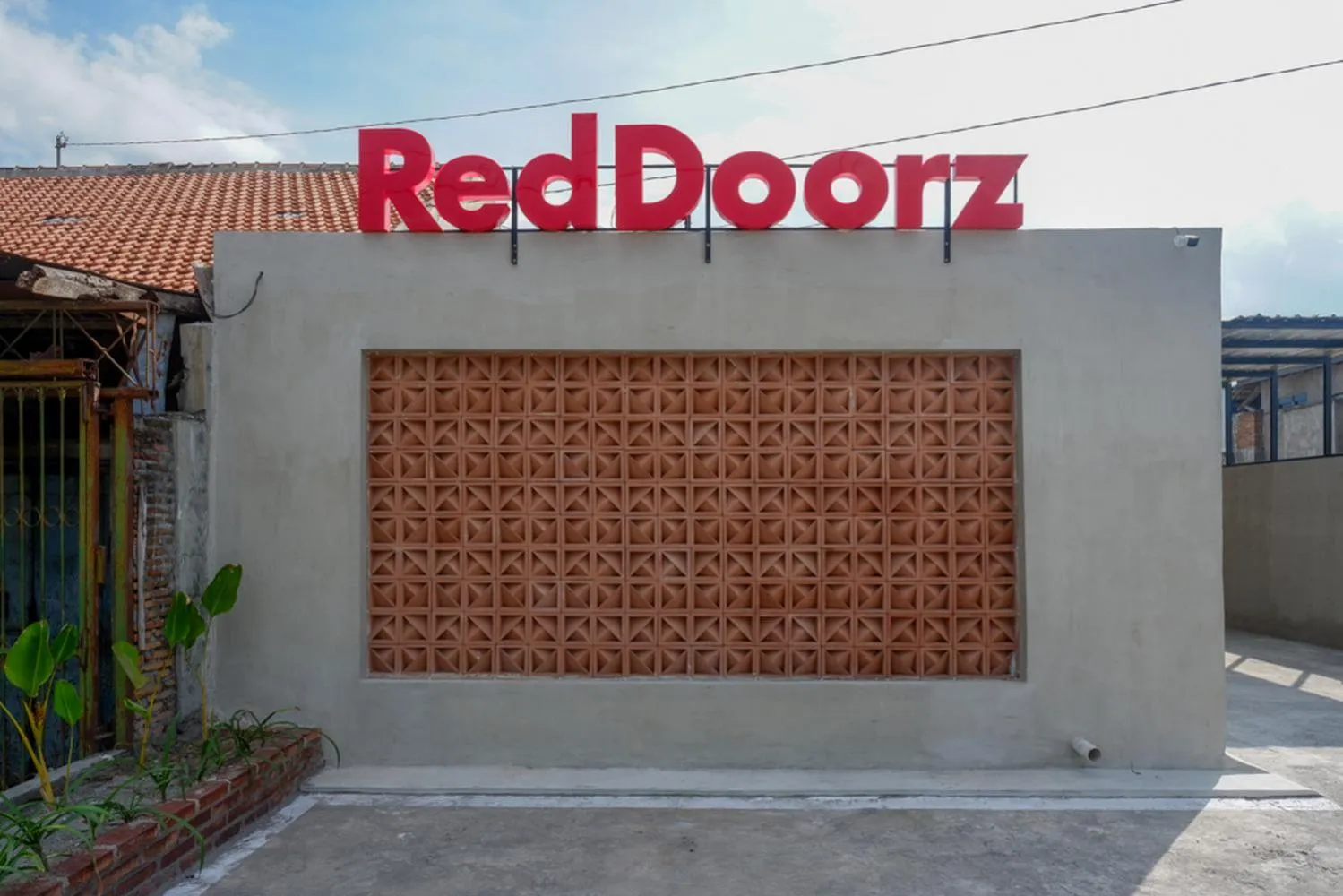 Property logo or sign in RedDoorz @ Klaten City