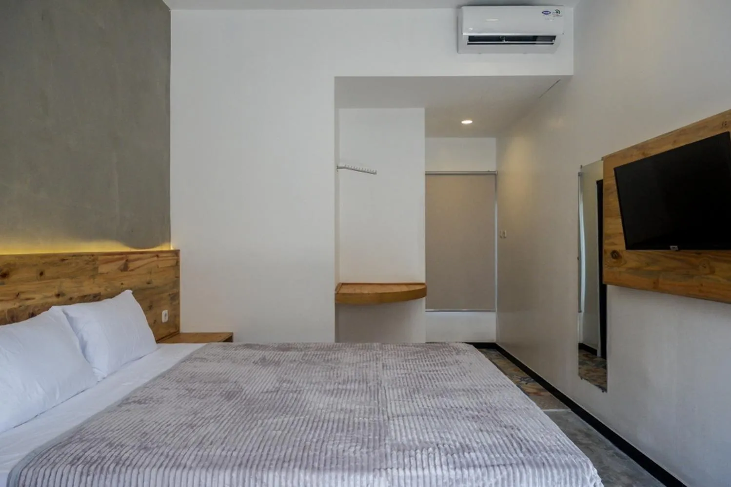 Bedroom, Bed in RedDoorz @ Klaten City