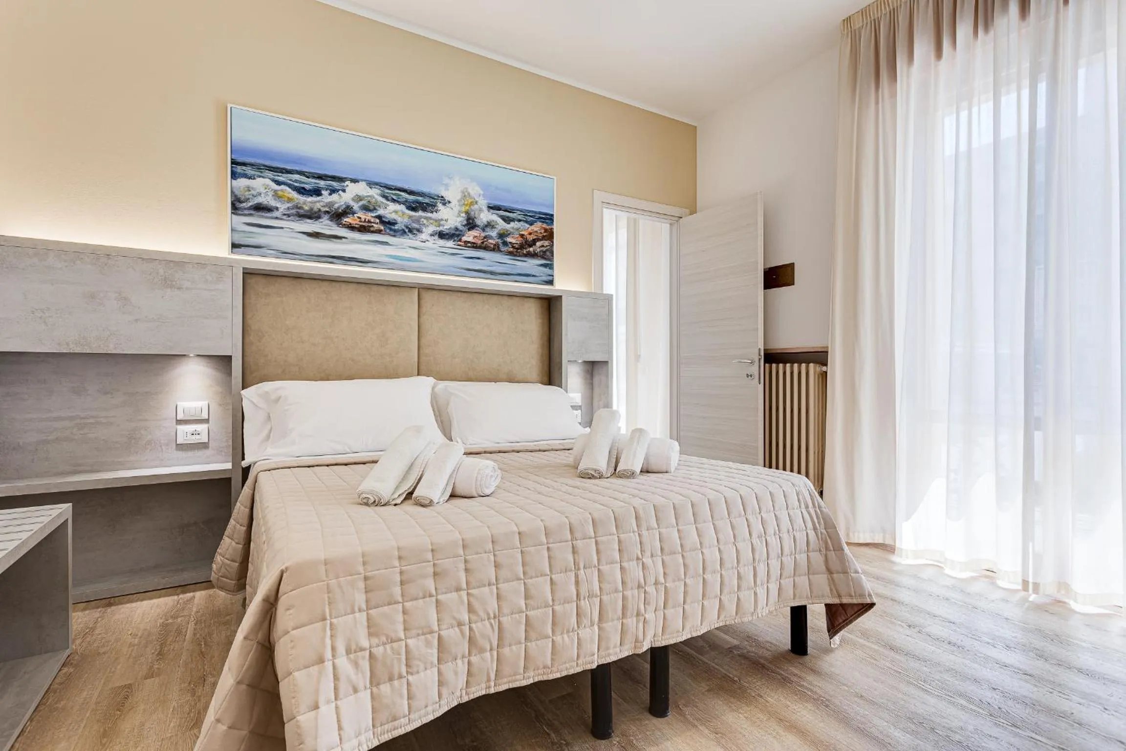 Photo of the whole room in Hotel Amalfi