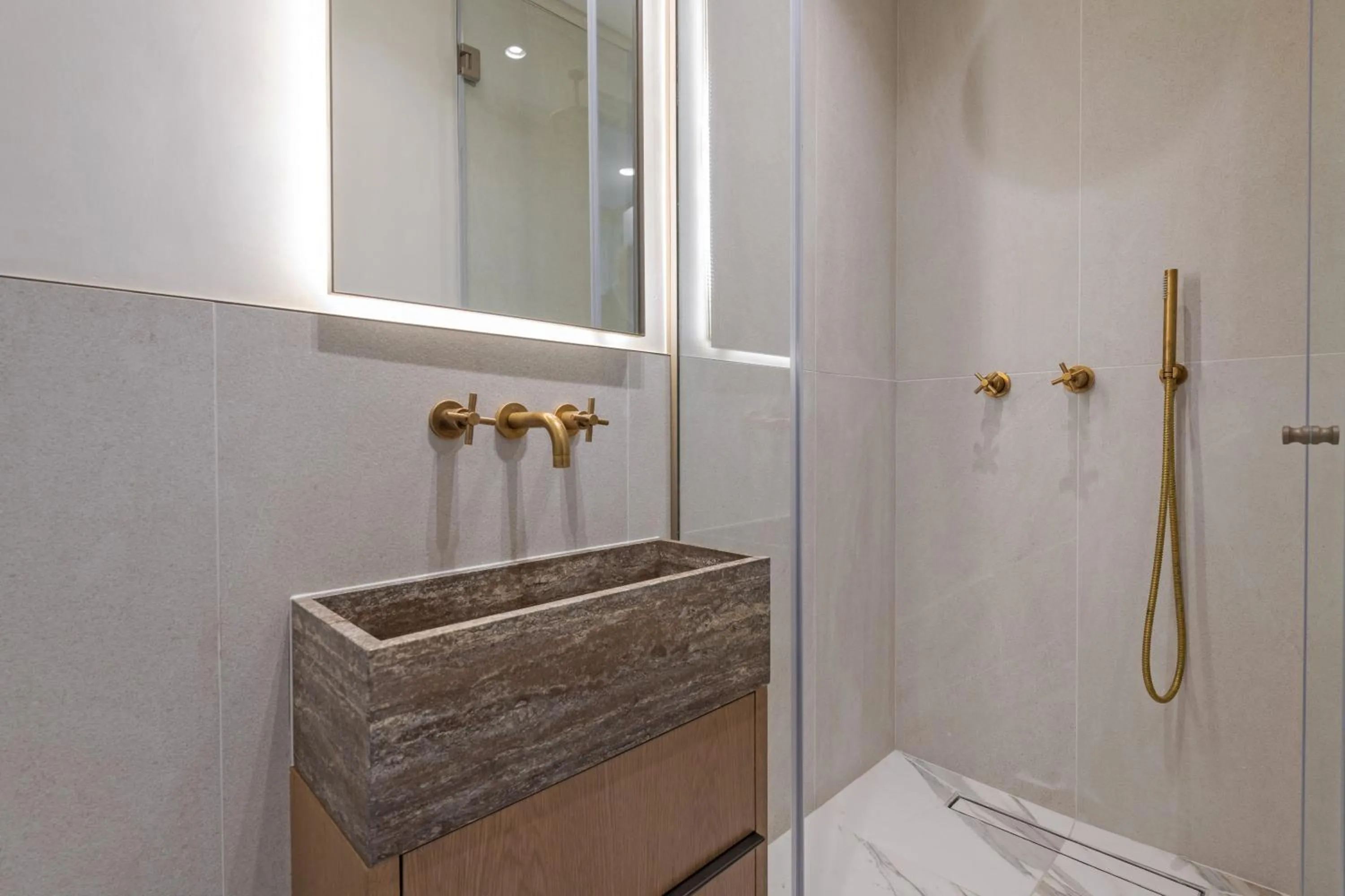 Shower in Covent Garden Piazza by Stayo