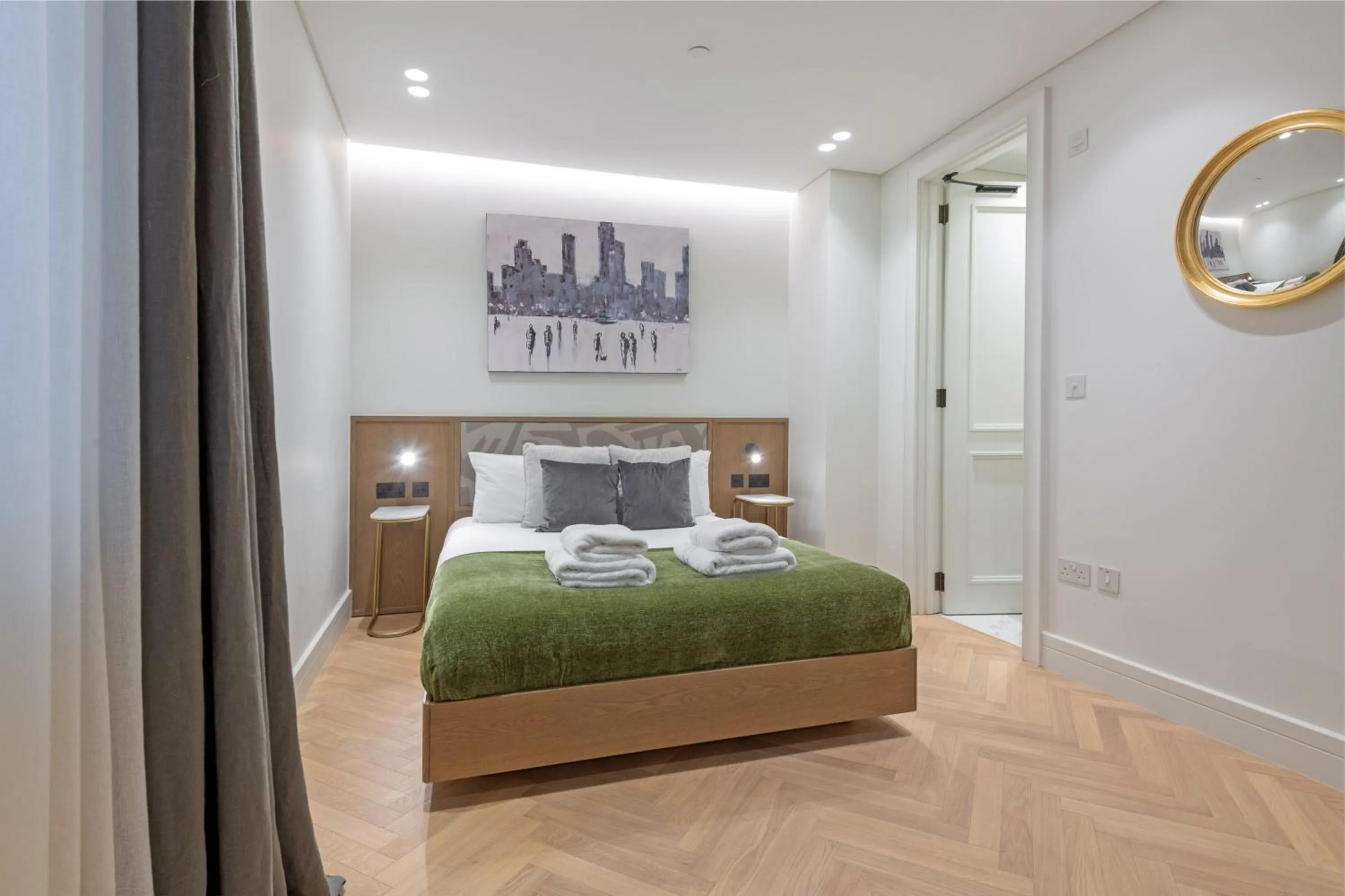 Bathroom in Covent Garden Piazza by Stayo