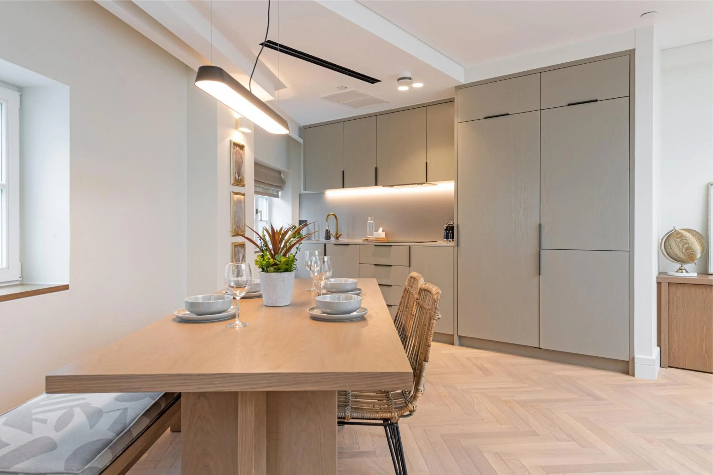 Dining area in Covent Garden Piazza by Stayo