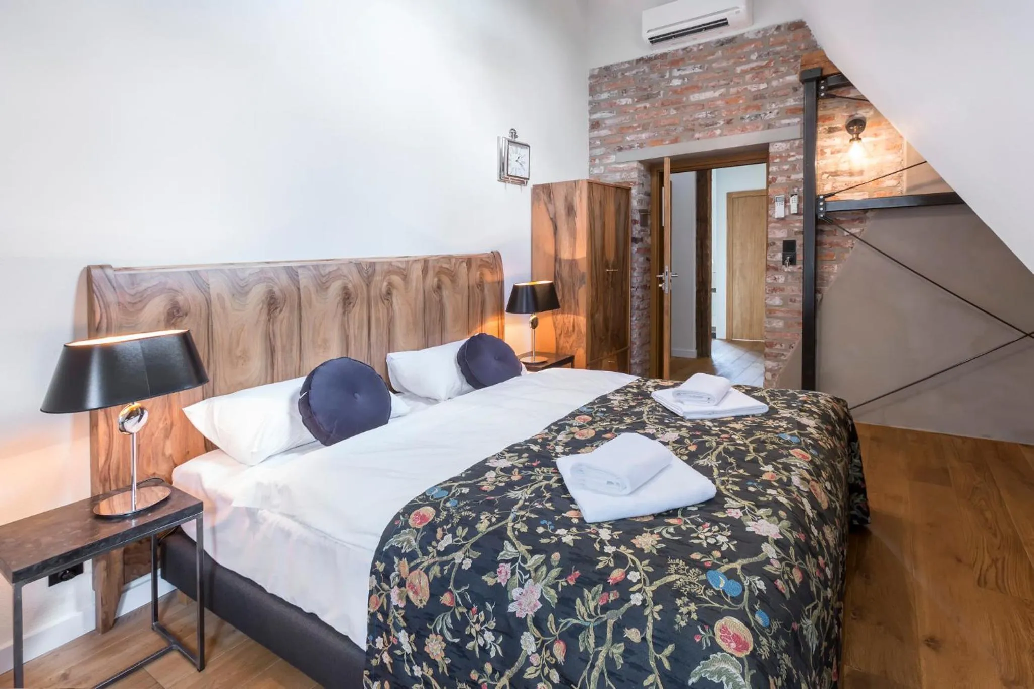 Bed in Antique Apartments Plac Szczepański