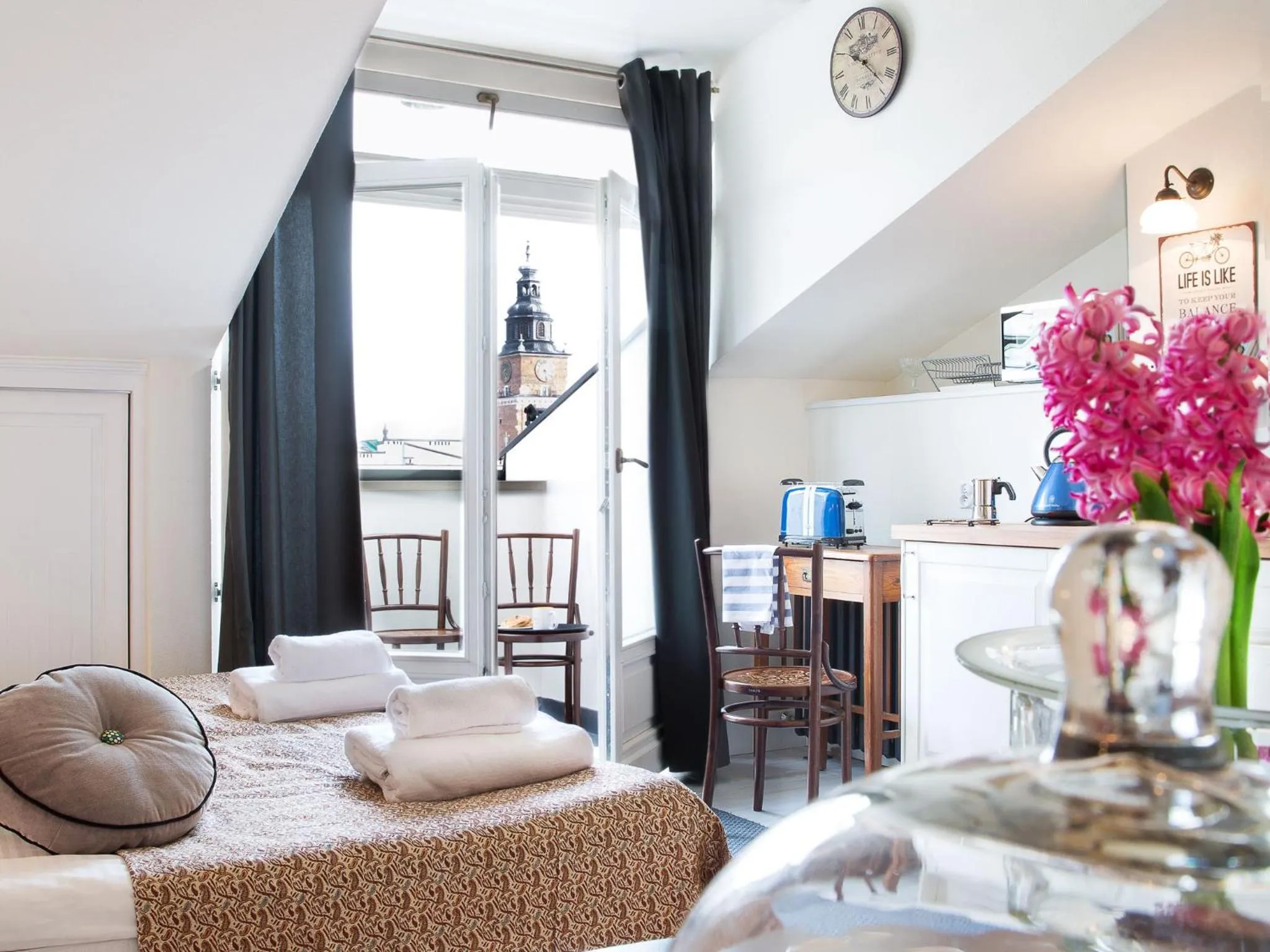 Bedroom in Antique Apartments Plac Szczepański