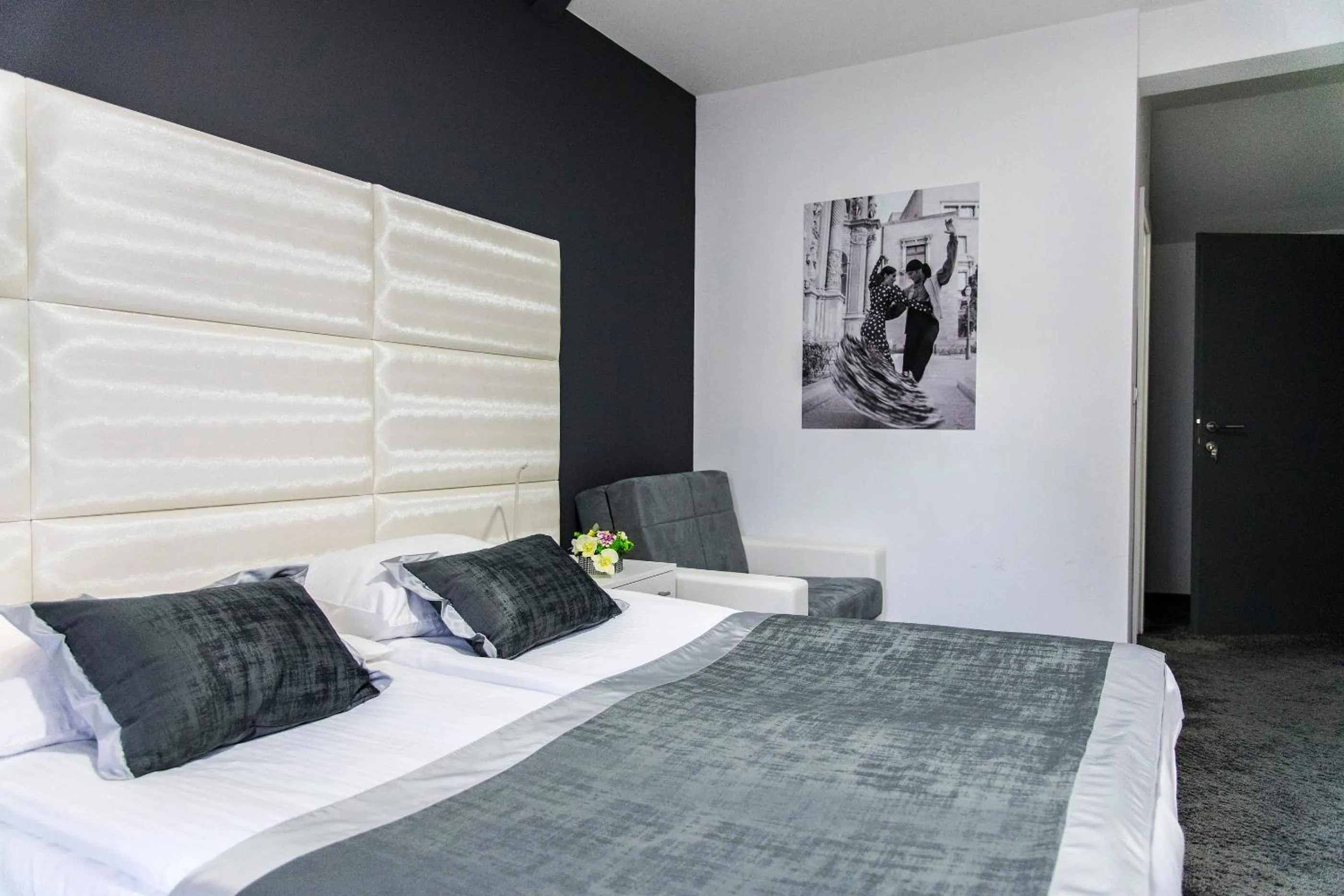 Bed in Hotel Cool Zagreb Airport