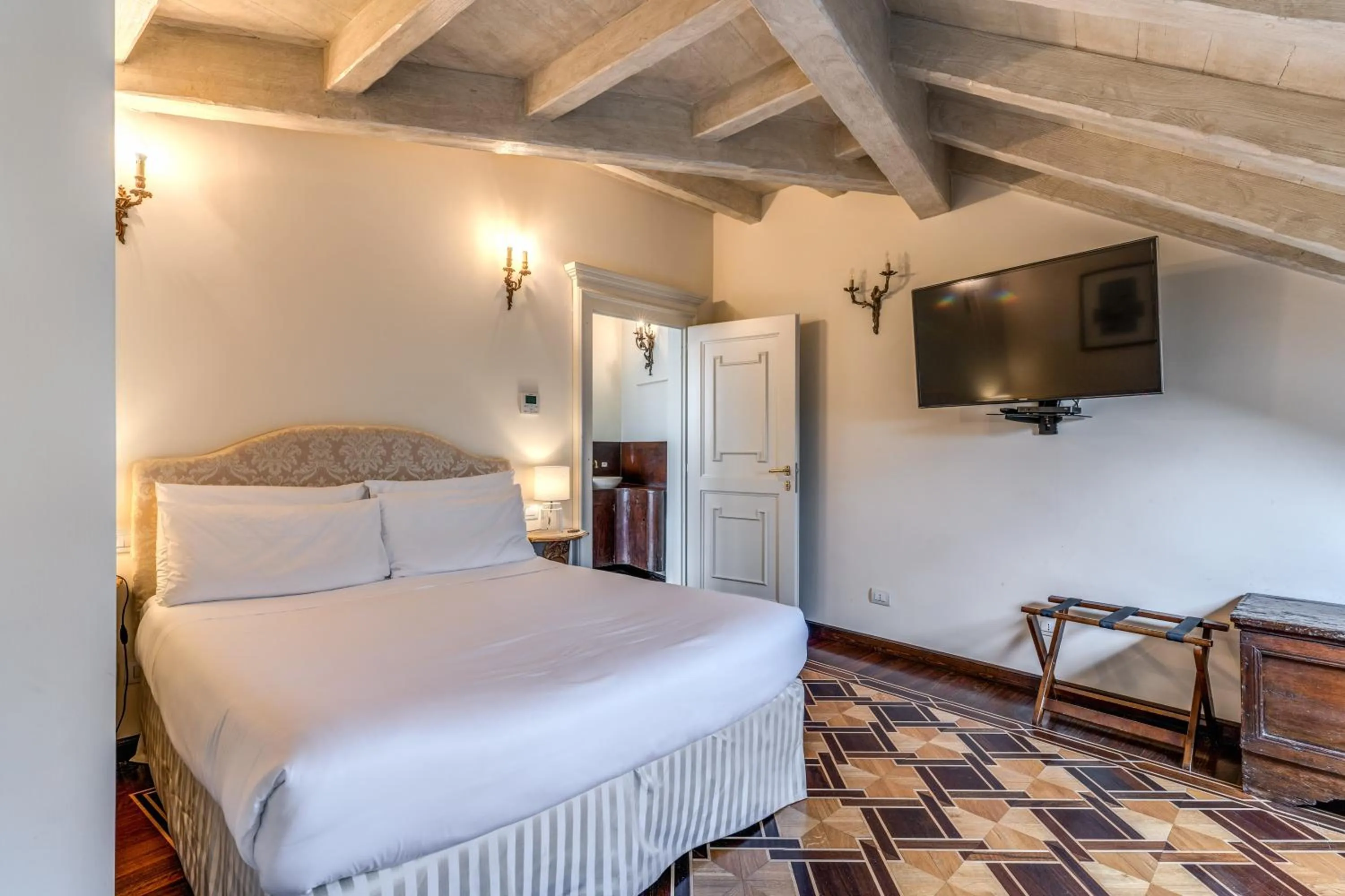 Bedroom, Bed in Hotel Santa Marta Suites