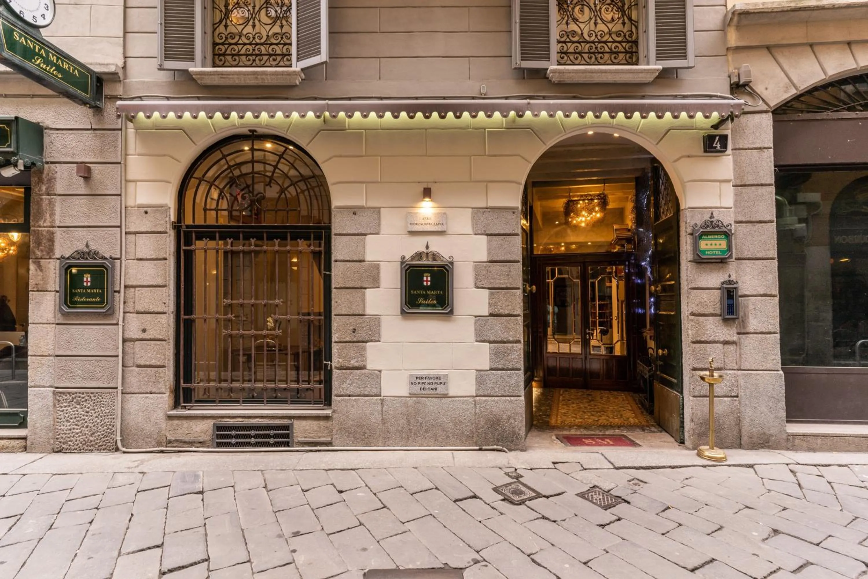 Property building in Hotel Santa Marta Suites