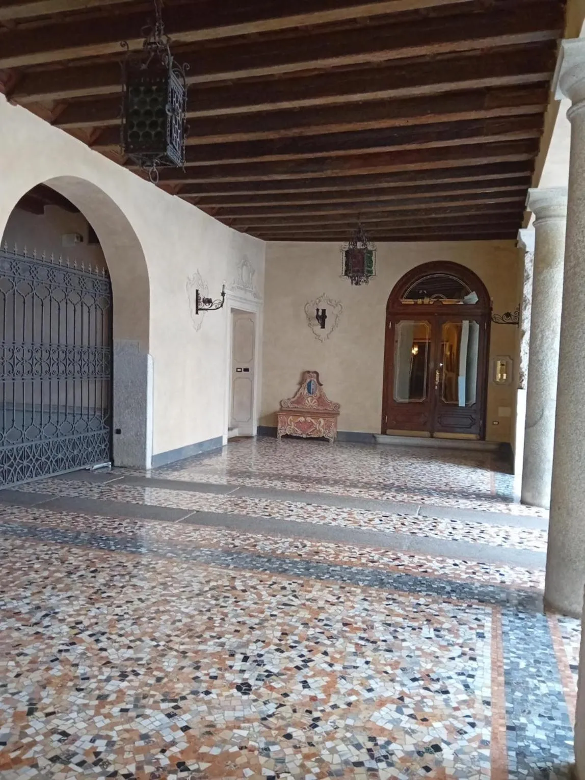 Facade/entrance in Hotel Santa Marta Suites