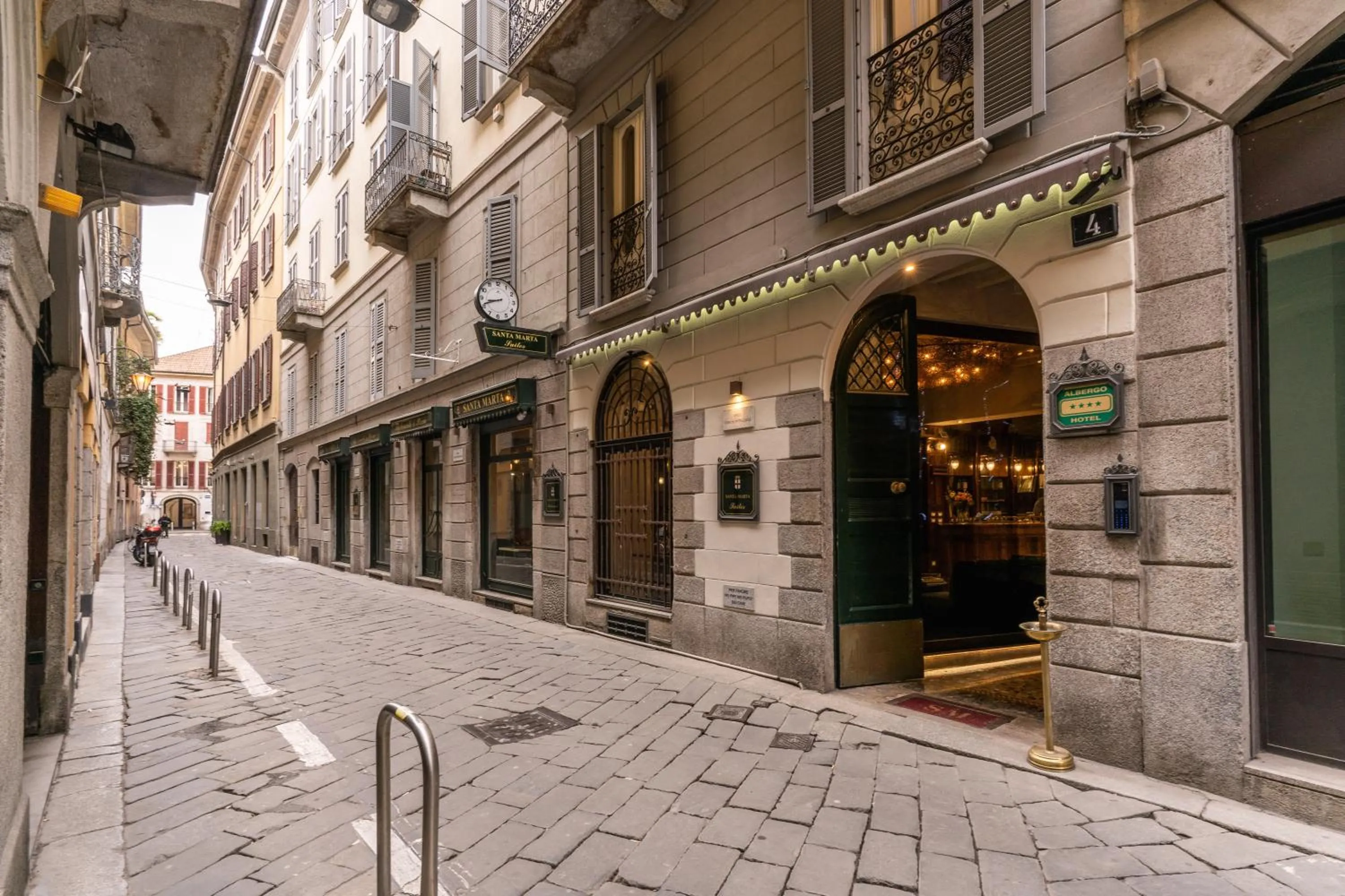 Property building in Hotel Santa Marta Suites