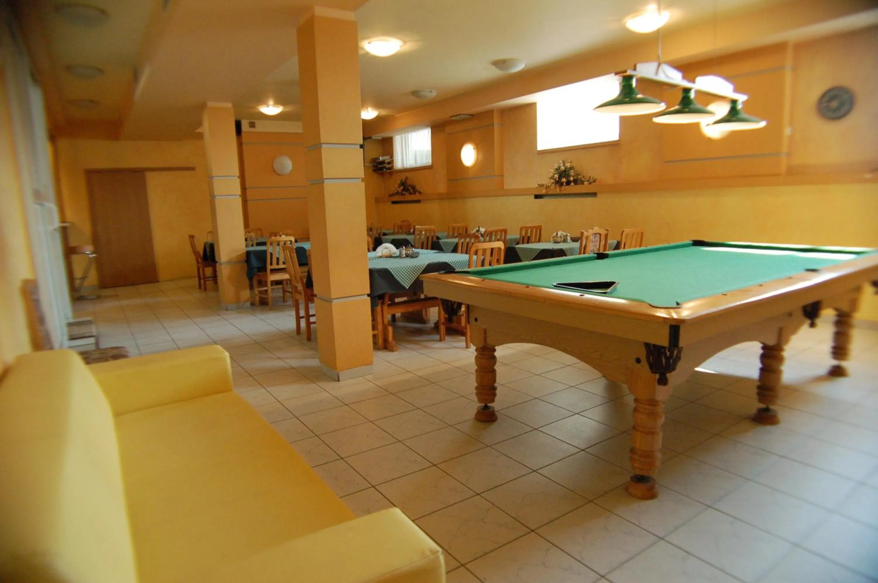 Communal lounge/ TV room in Zajazd Ustronie