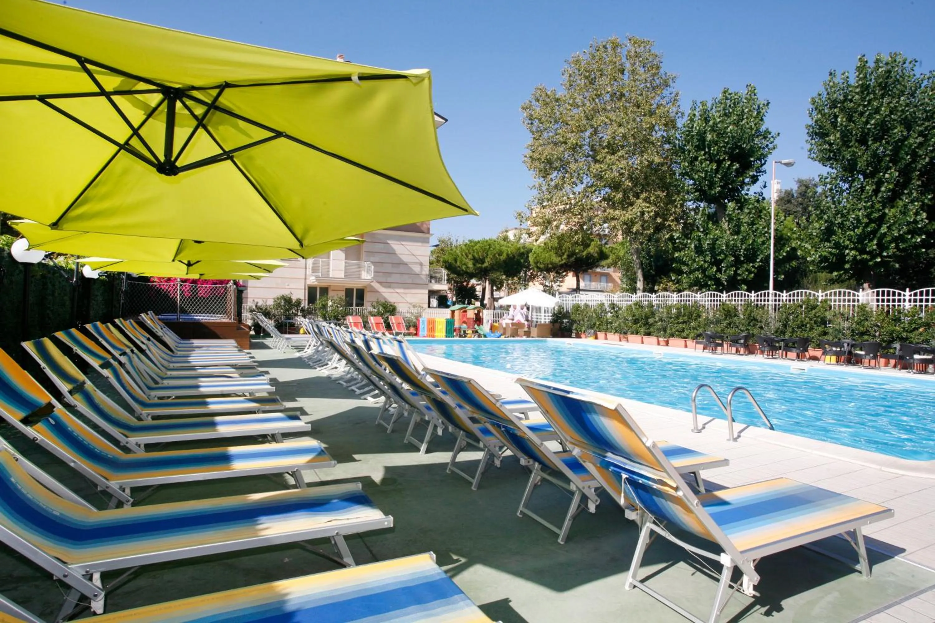 Swimming pool in Hotel Jumbo