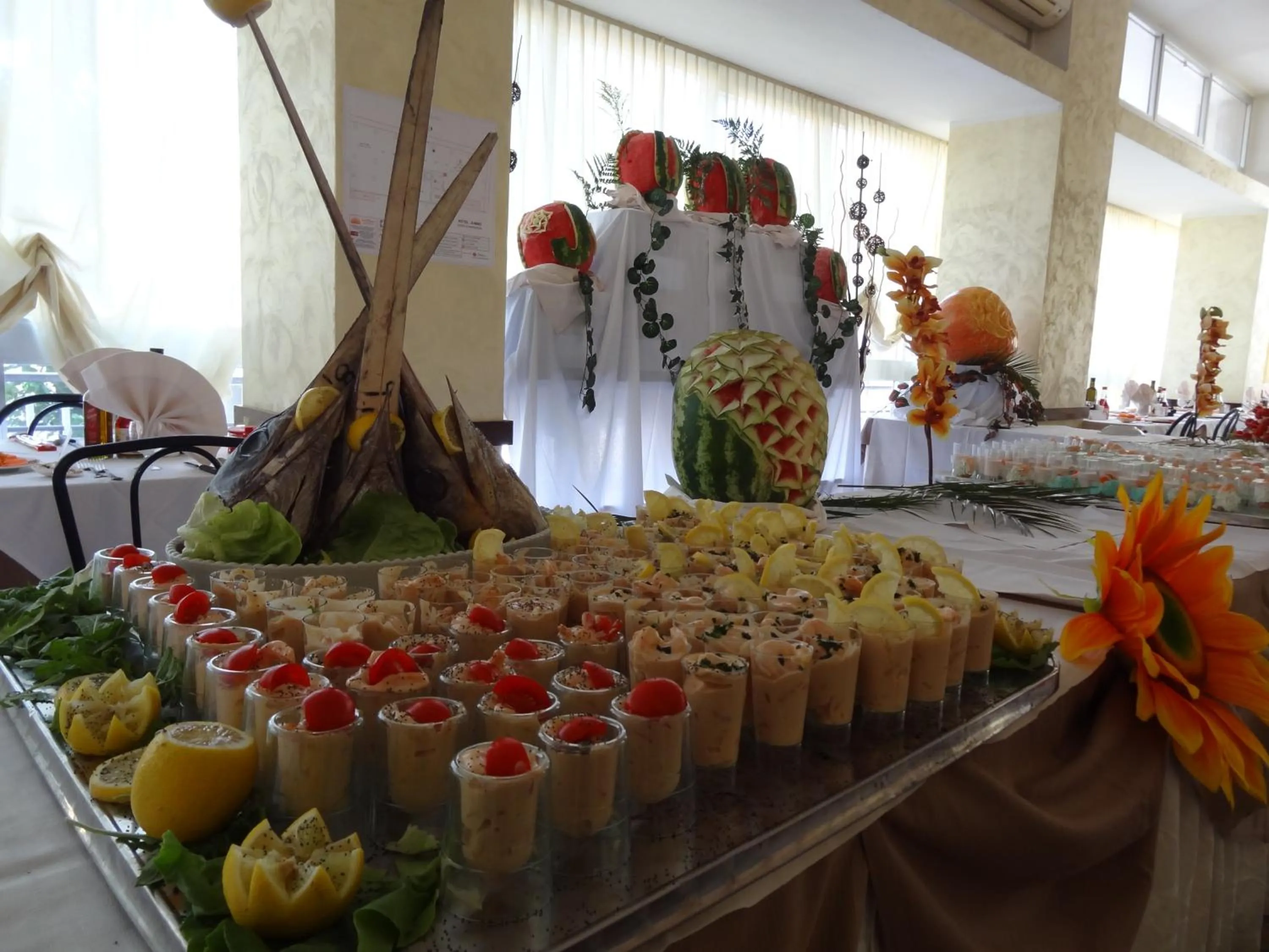 Food and drinks in Hotel Jumbo