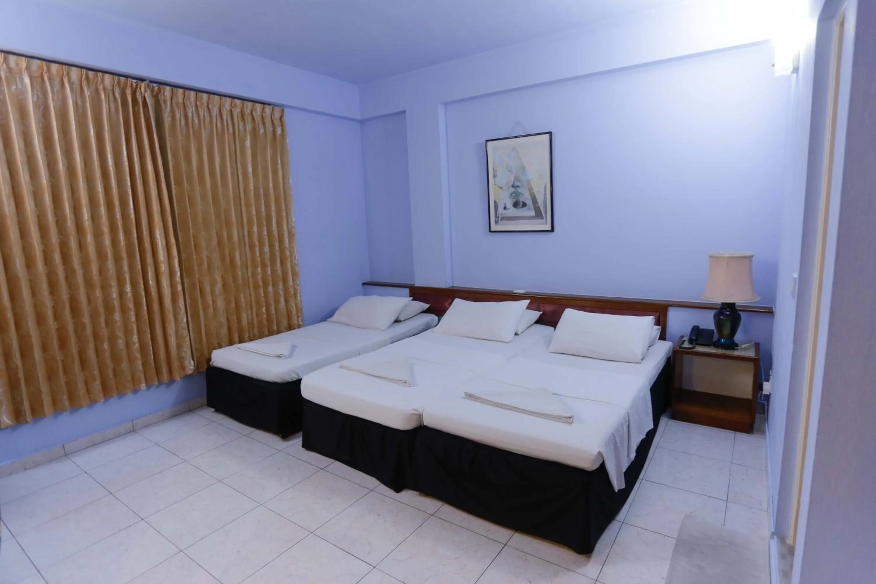 Bird's eye view, Bed in Off Day Inn