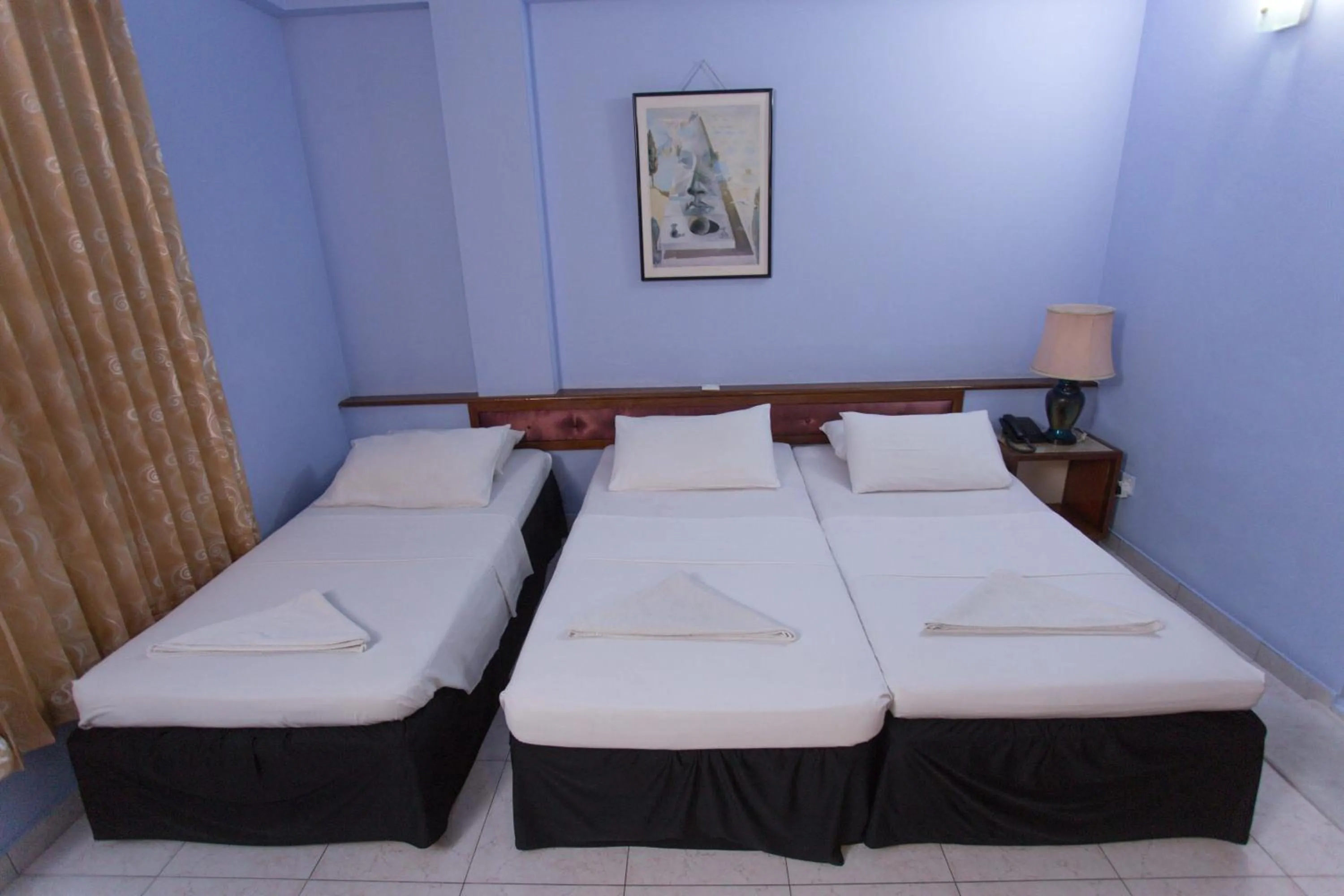 Bird's eye view, Bed in Off Day Inn