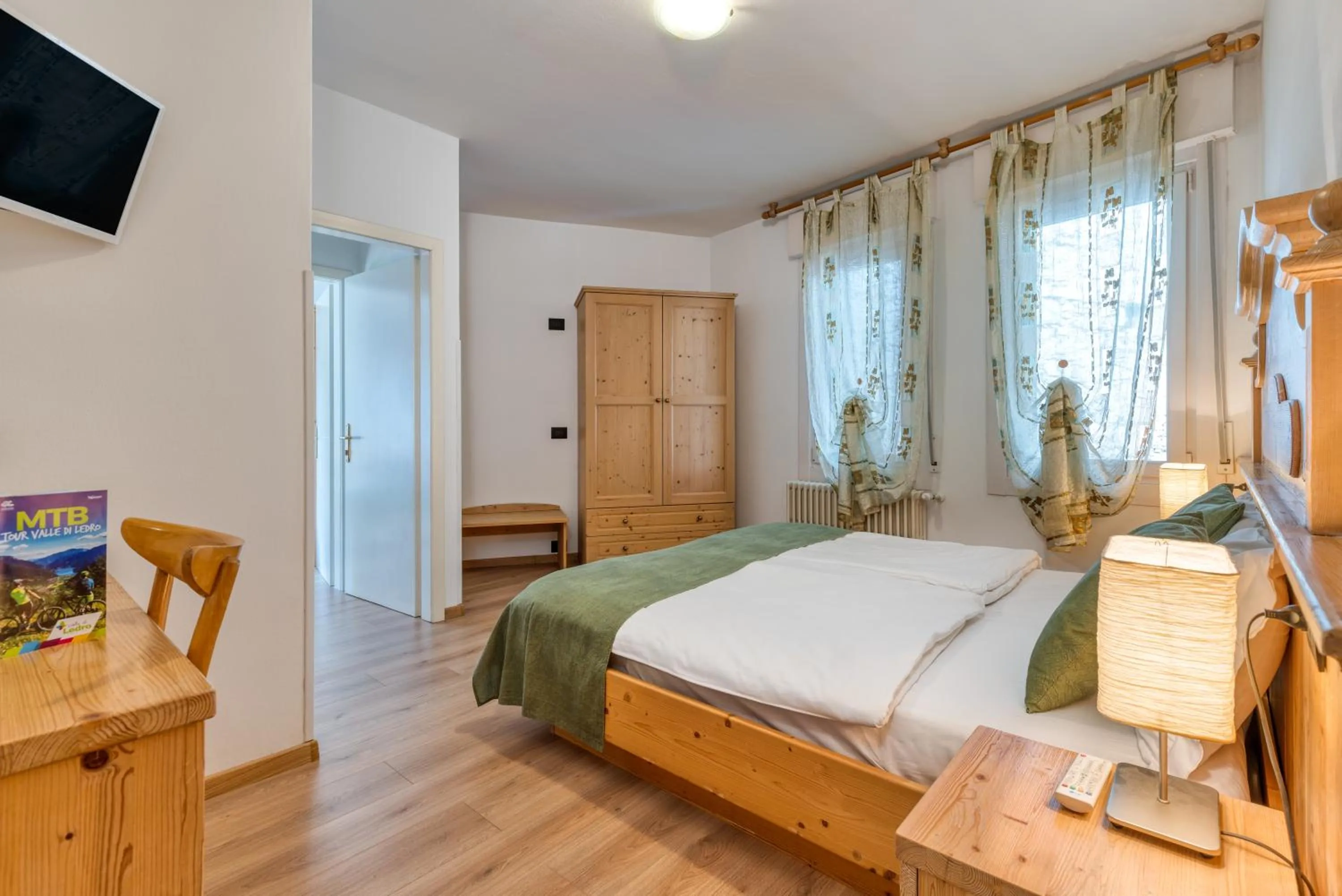 Bed in Albergo Alla Costa