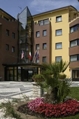 Facade/entrance in Hotel Lemi