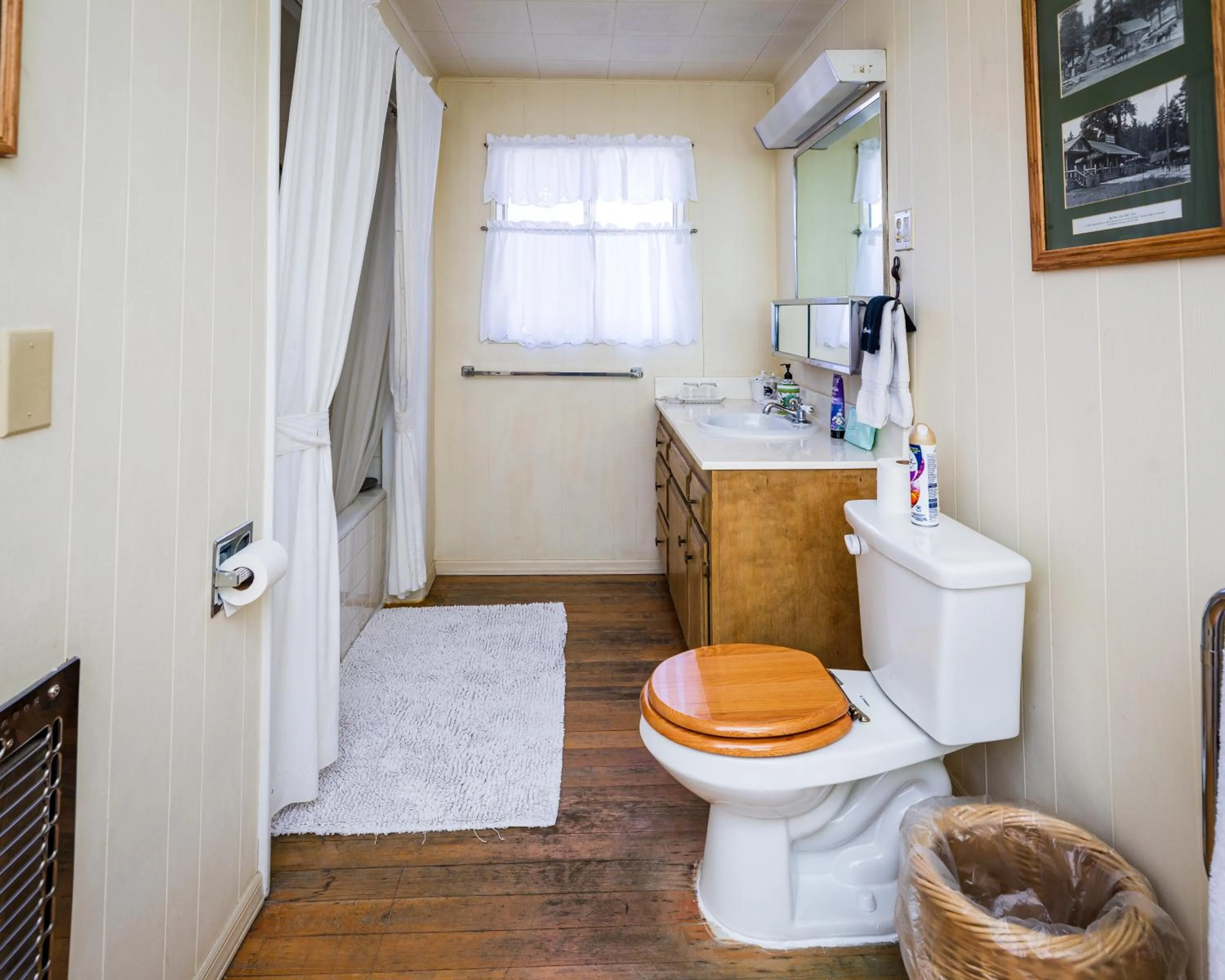 Bathroom in Gold Mountain Manor