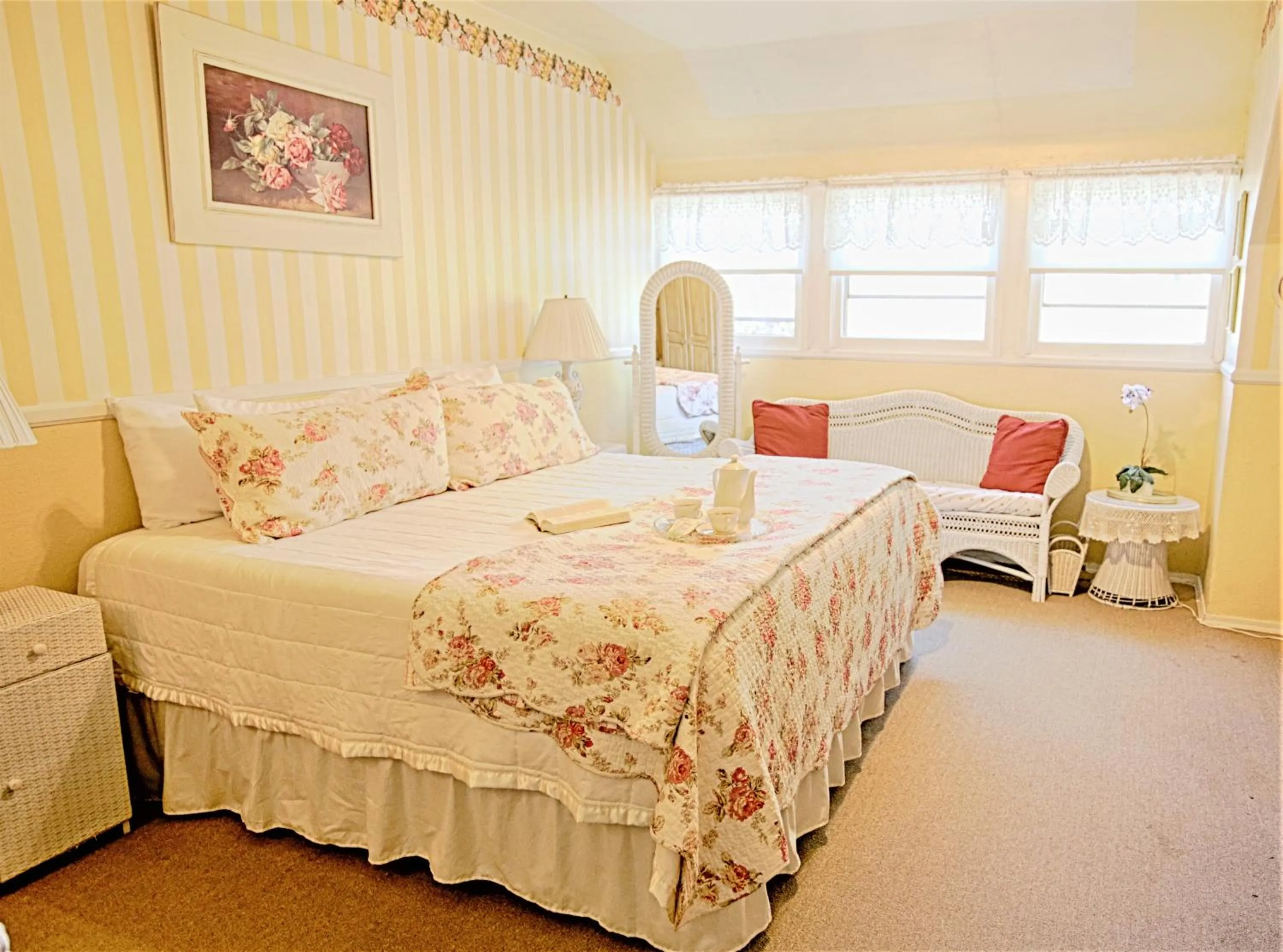 Bed in Gold Mountain Manor