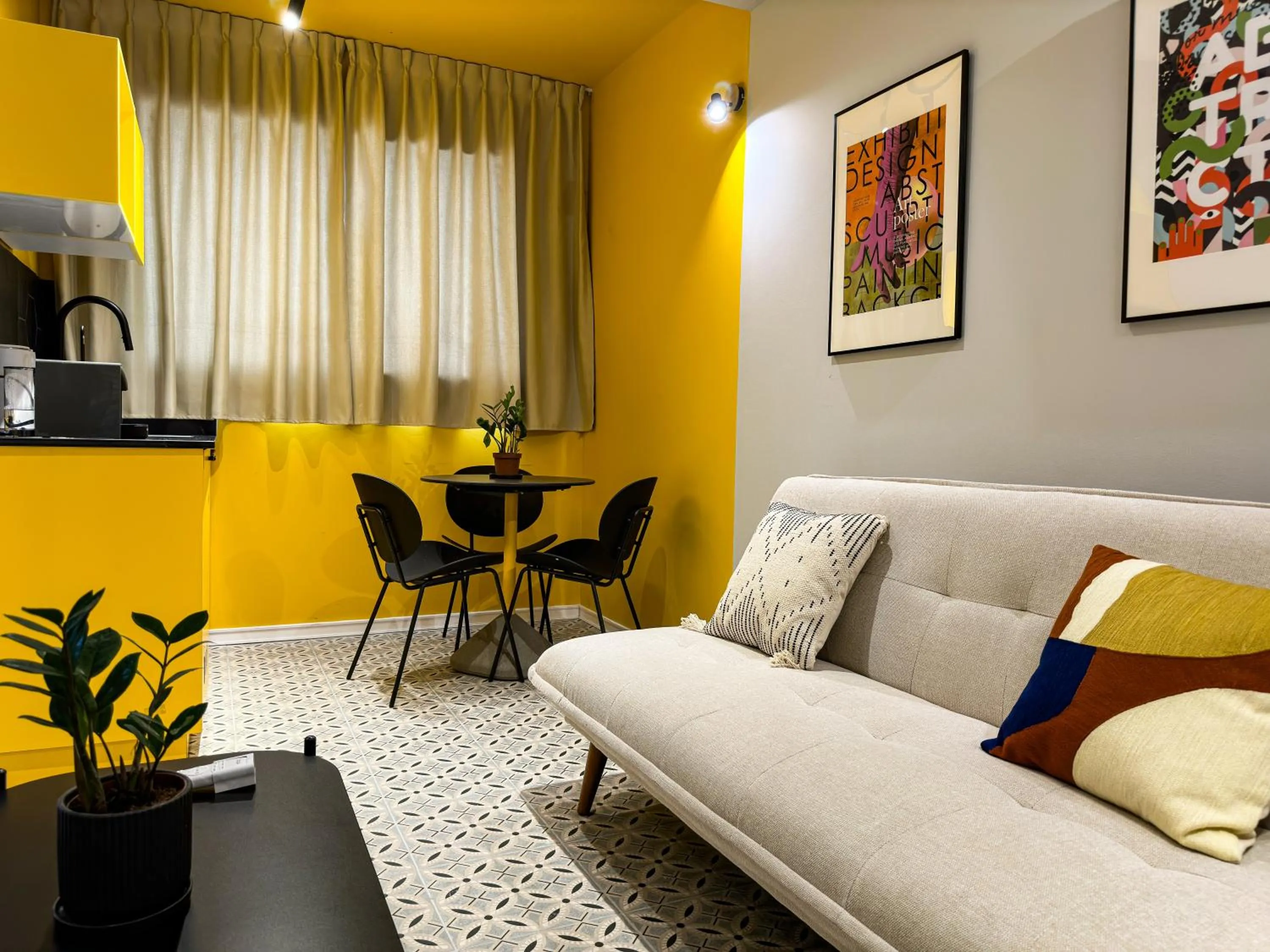 Living room in Levinski Market Hotel