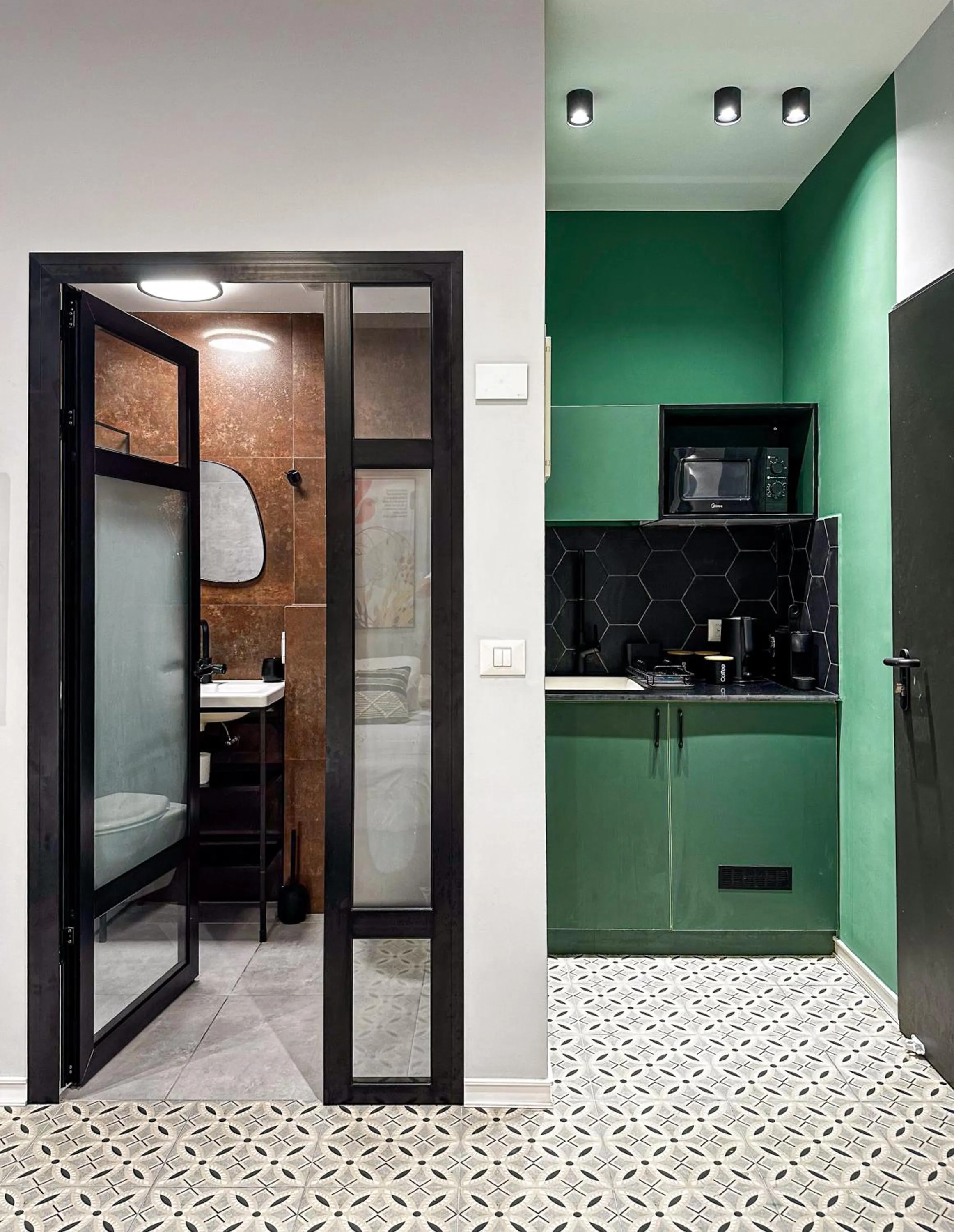 Kitchen or kitchenette in Levinski Market Hotel