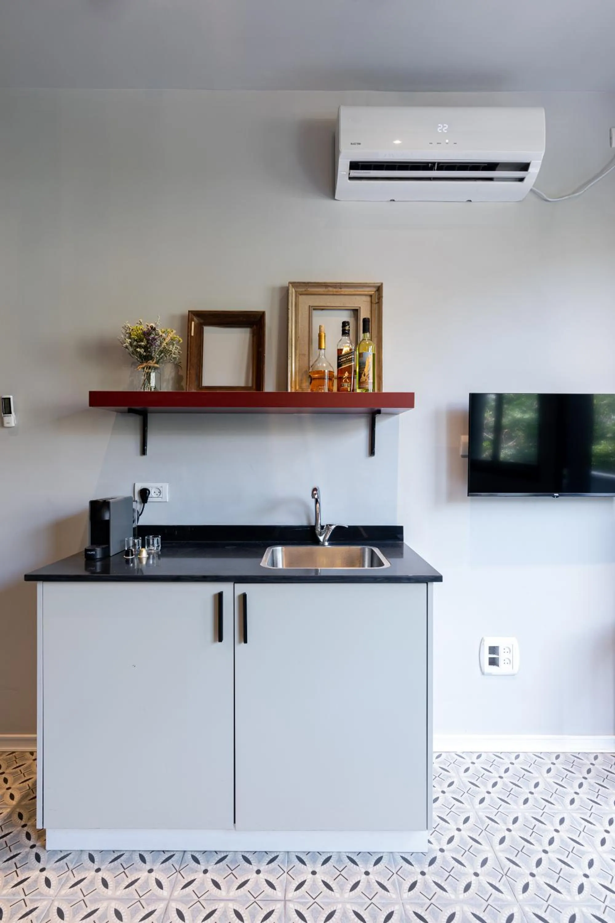 Kitchen or kitchenette in Levinski Market Hotel