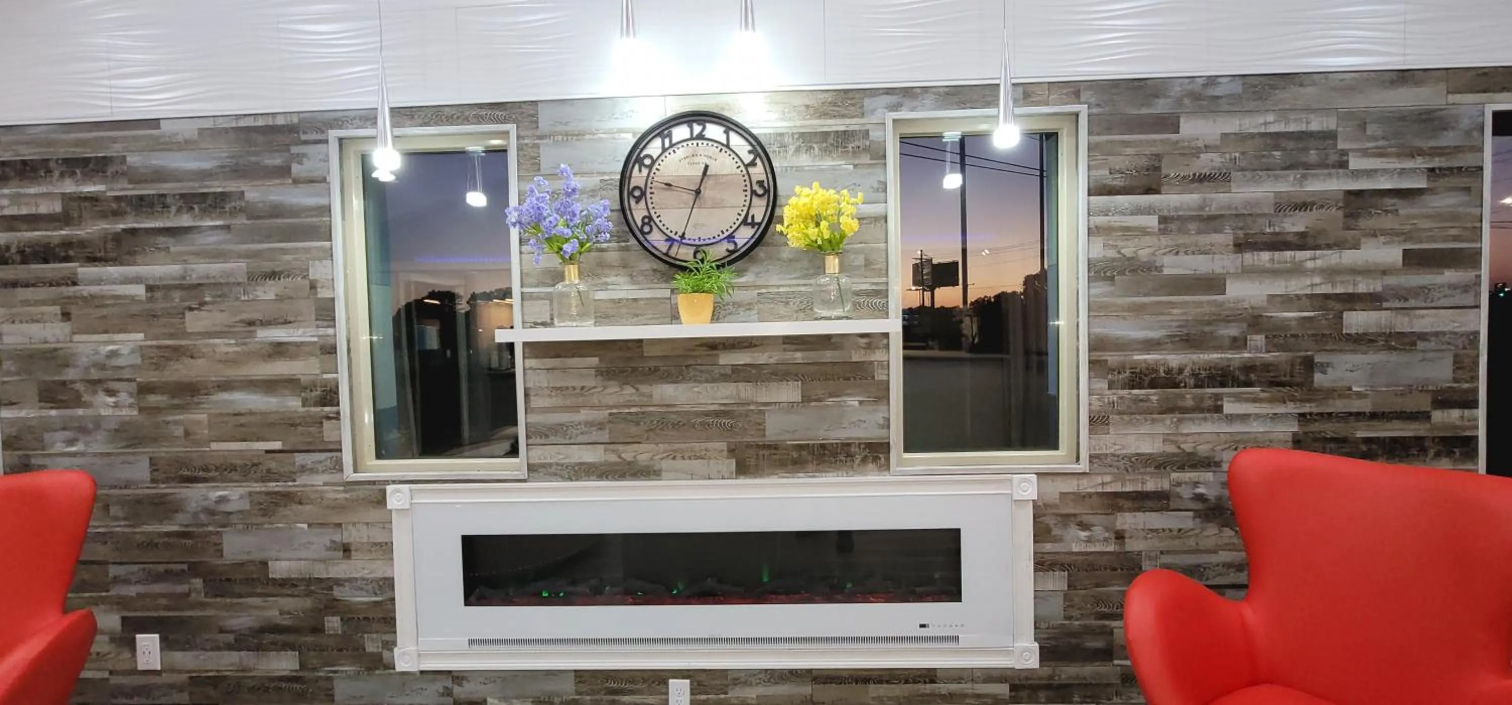 Seating area in Dragonfly Inn & Suites