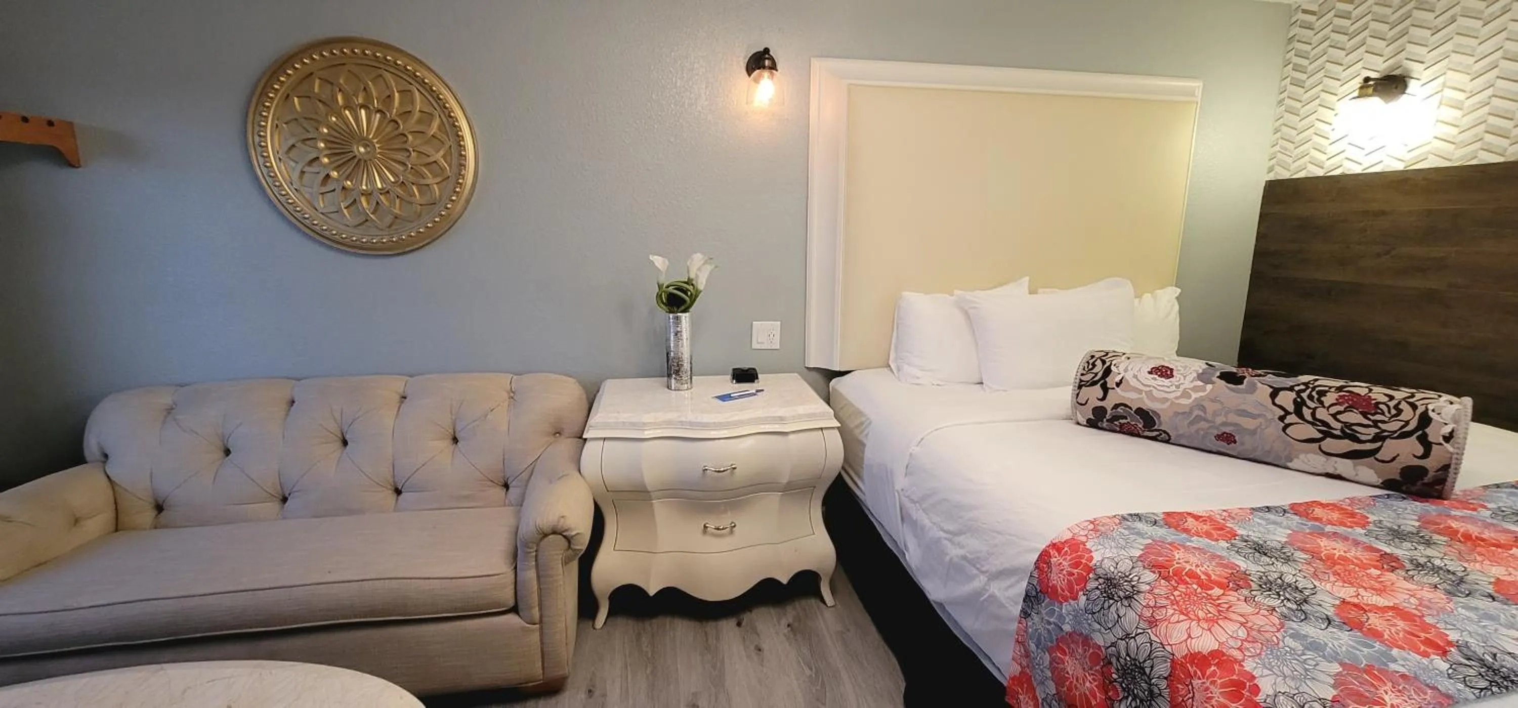 Bedroom, Bed in Dragonfly Inn & Suites