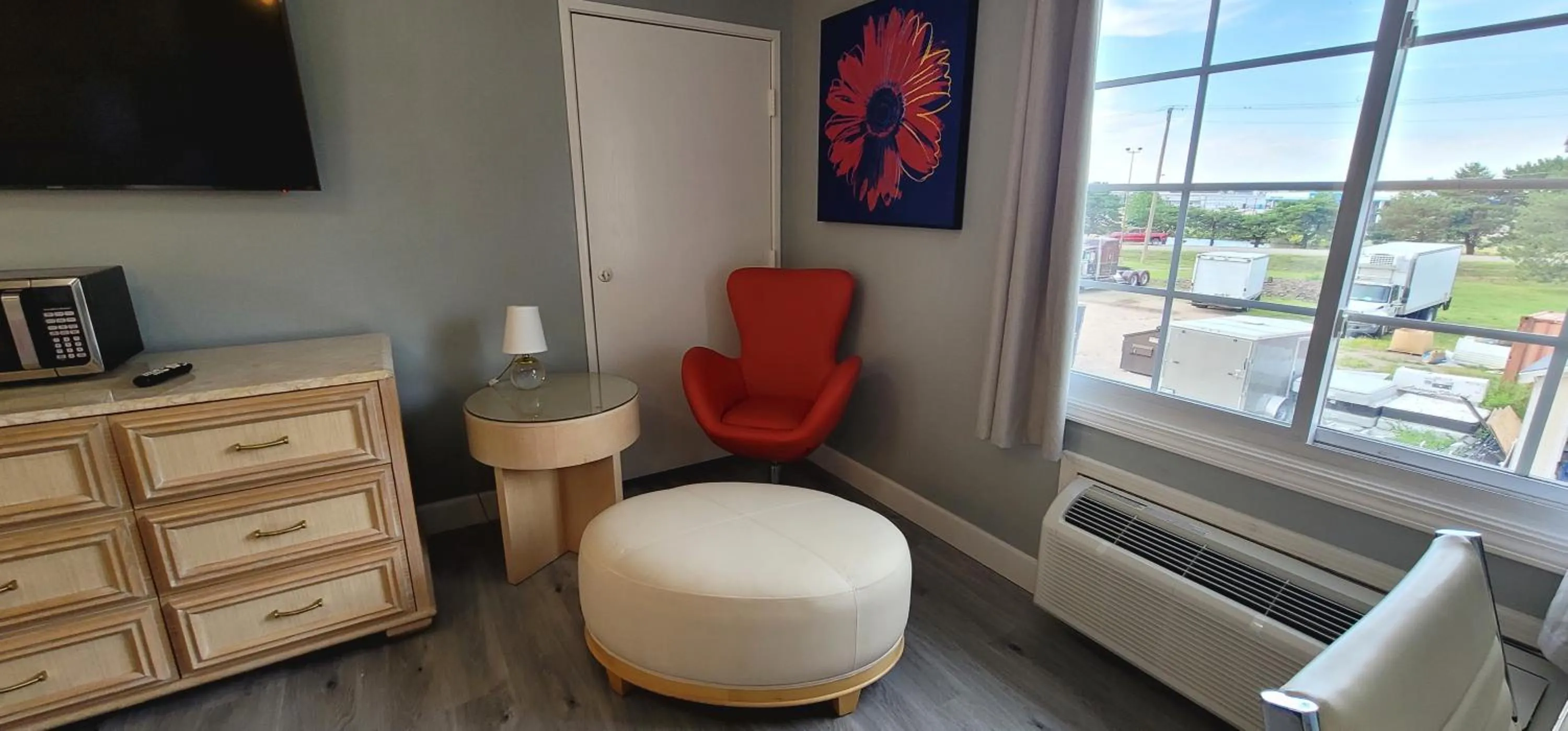 Living room in Dragonfly Inn & Suites