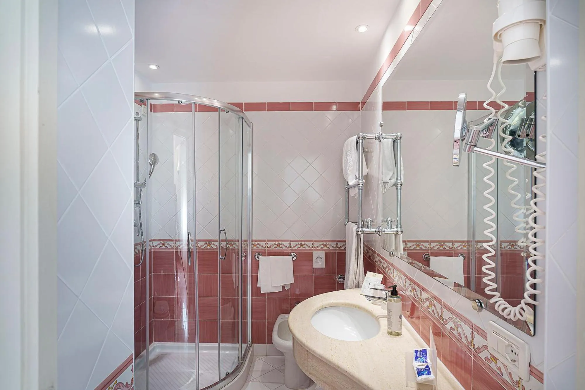 Bathroom in Hotel Continental Ischia