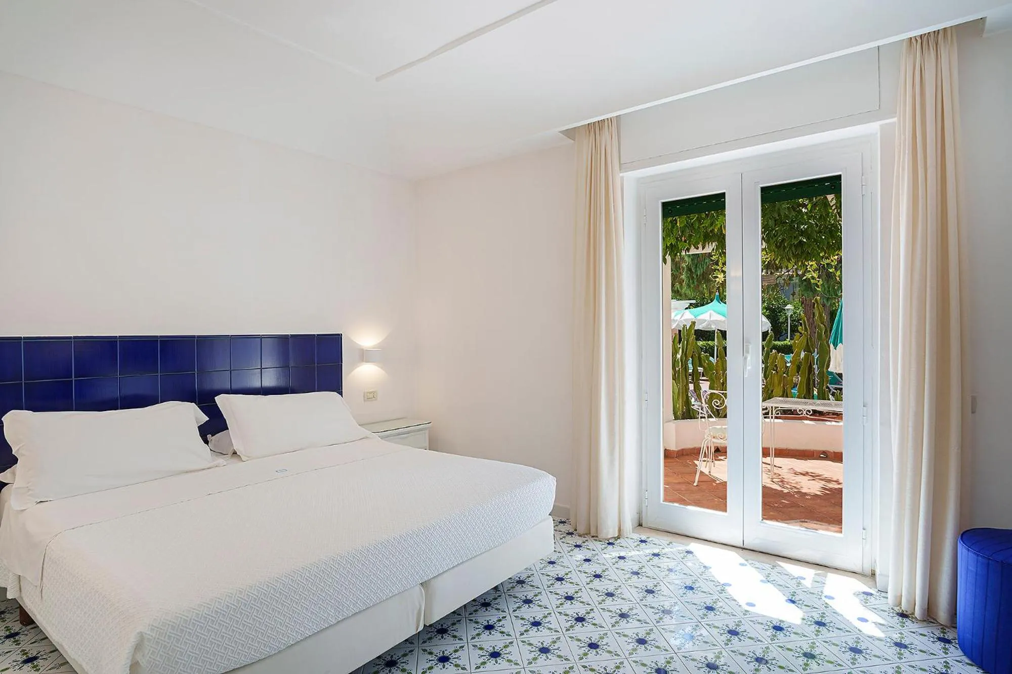 Bed in Hotel Continental Ischia