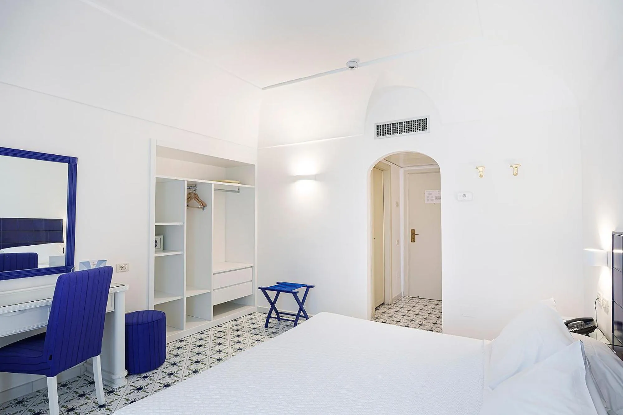 Bed in Hotel Continental Ischia