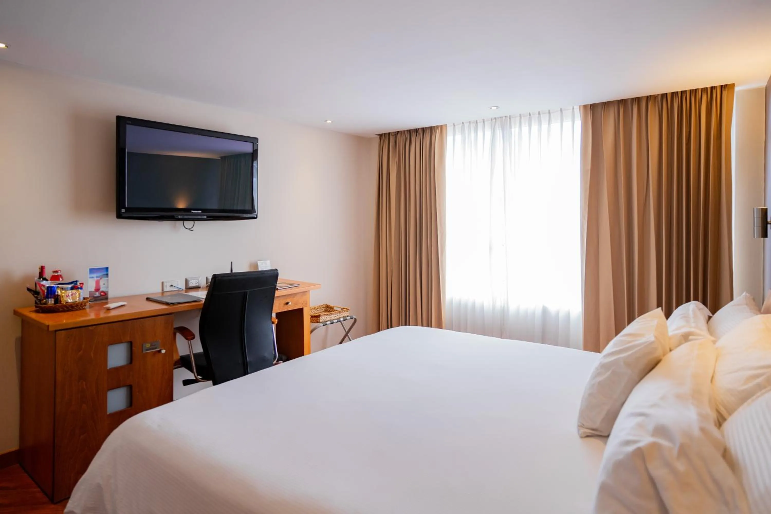 Bed in El Dorado Hotel