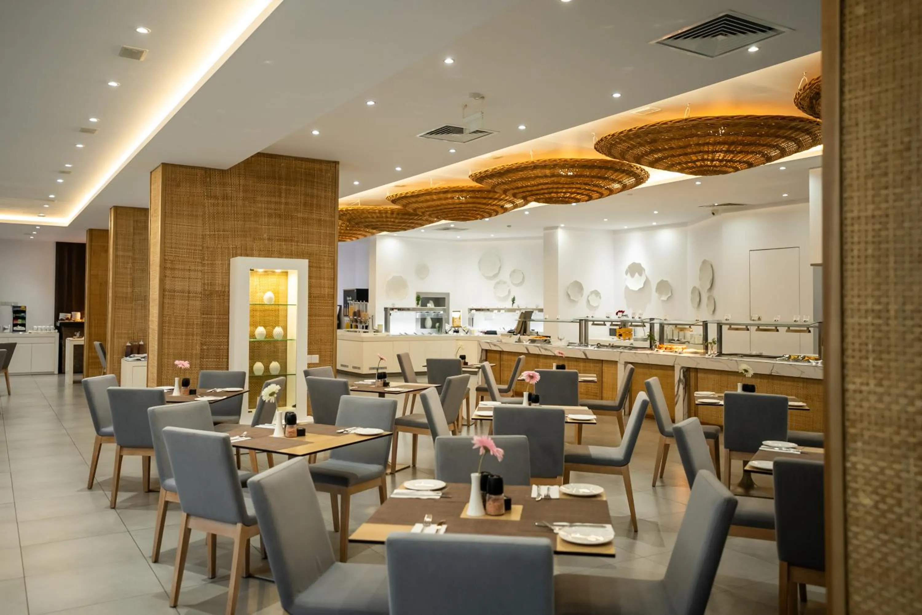 Restaurant/places to eat in MARGADINA HOTEL