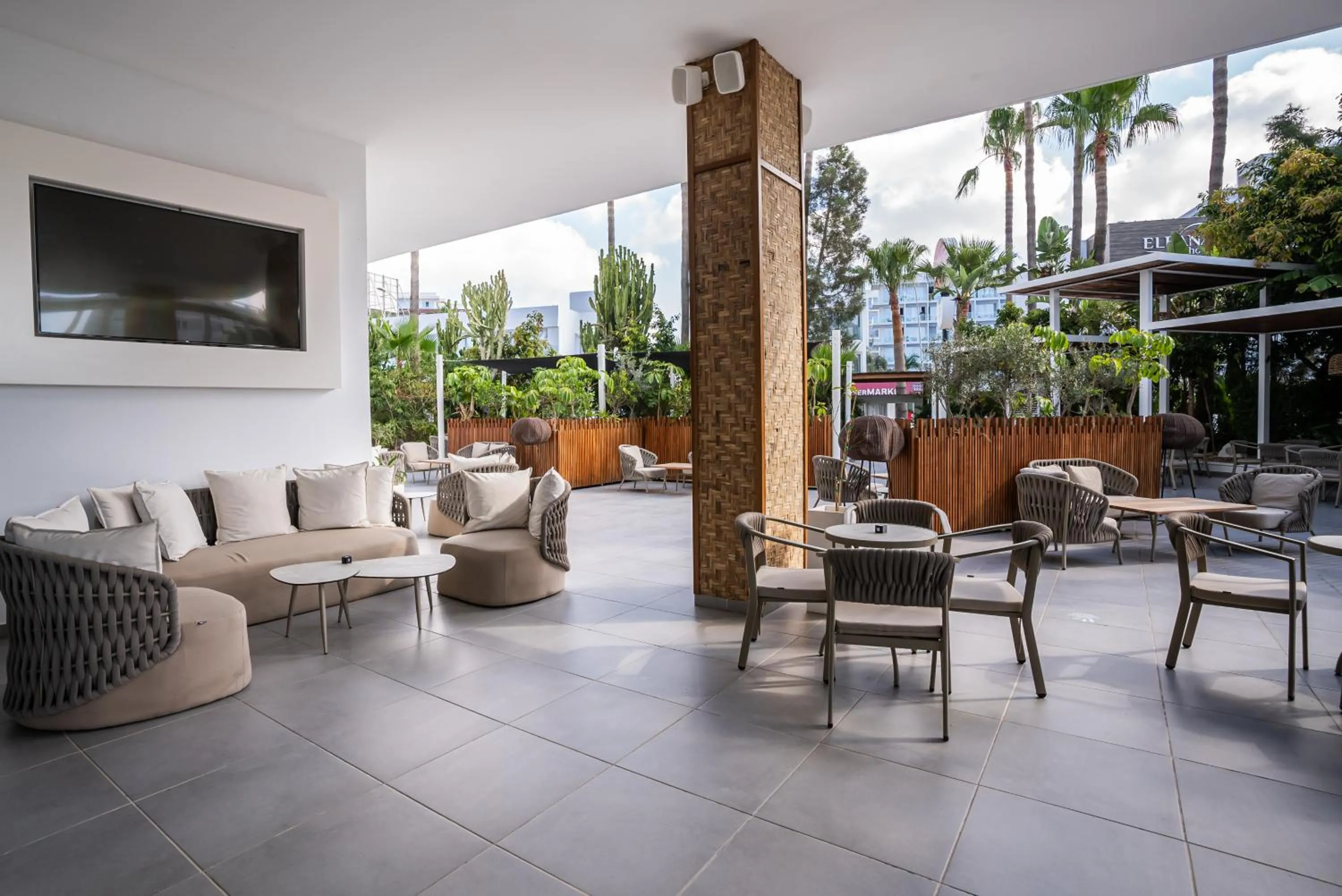 Lounge or bar in MARGADINA HOTEL