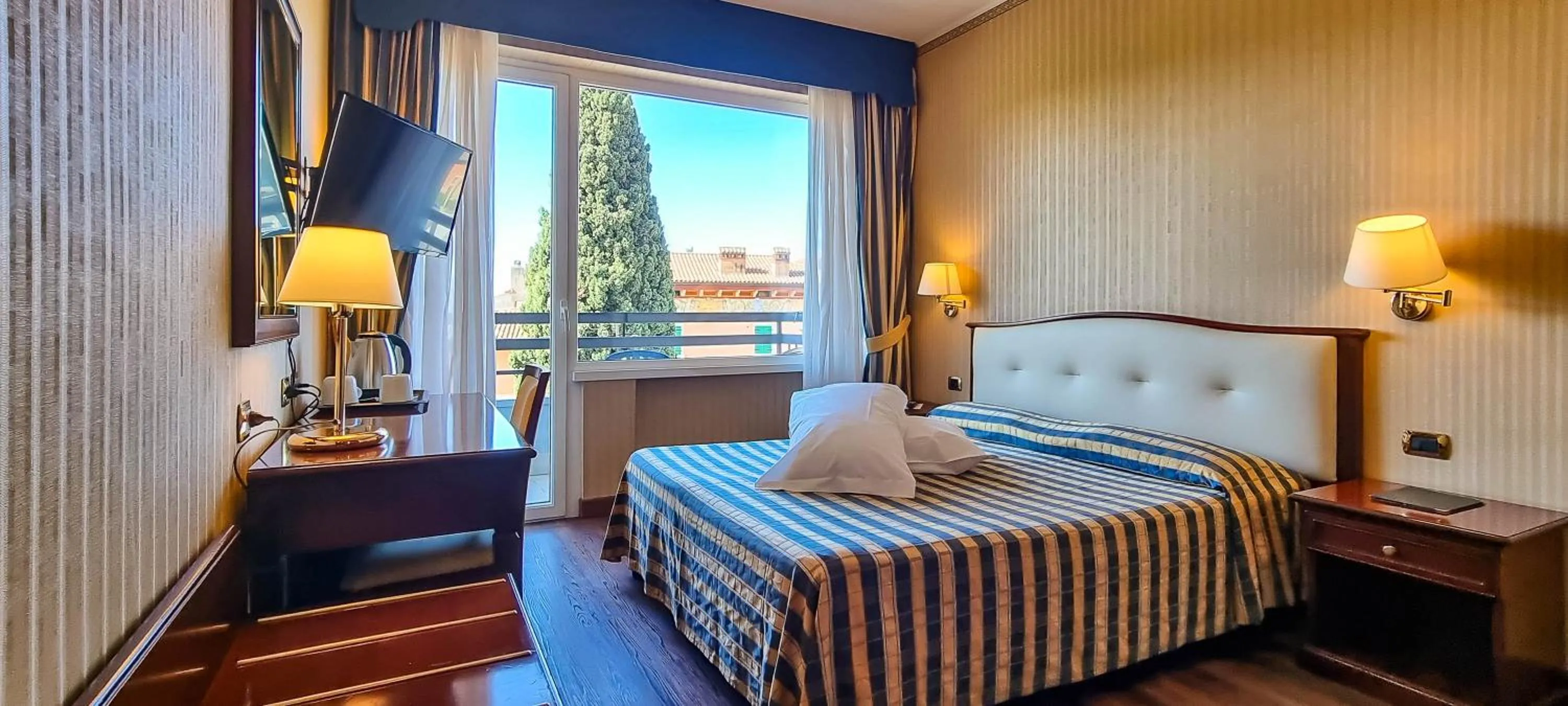 Bed in Hotel Benaco Garda ***S