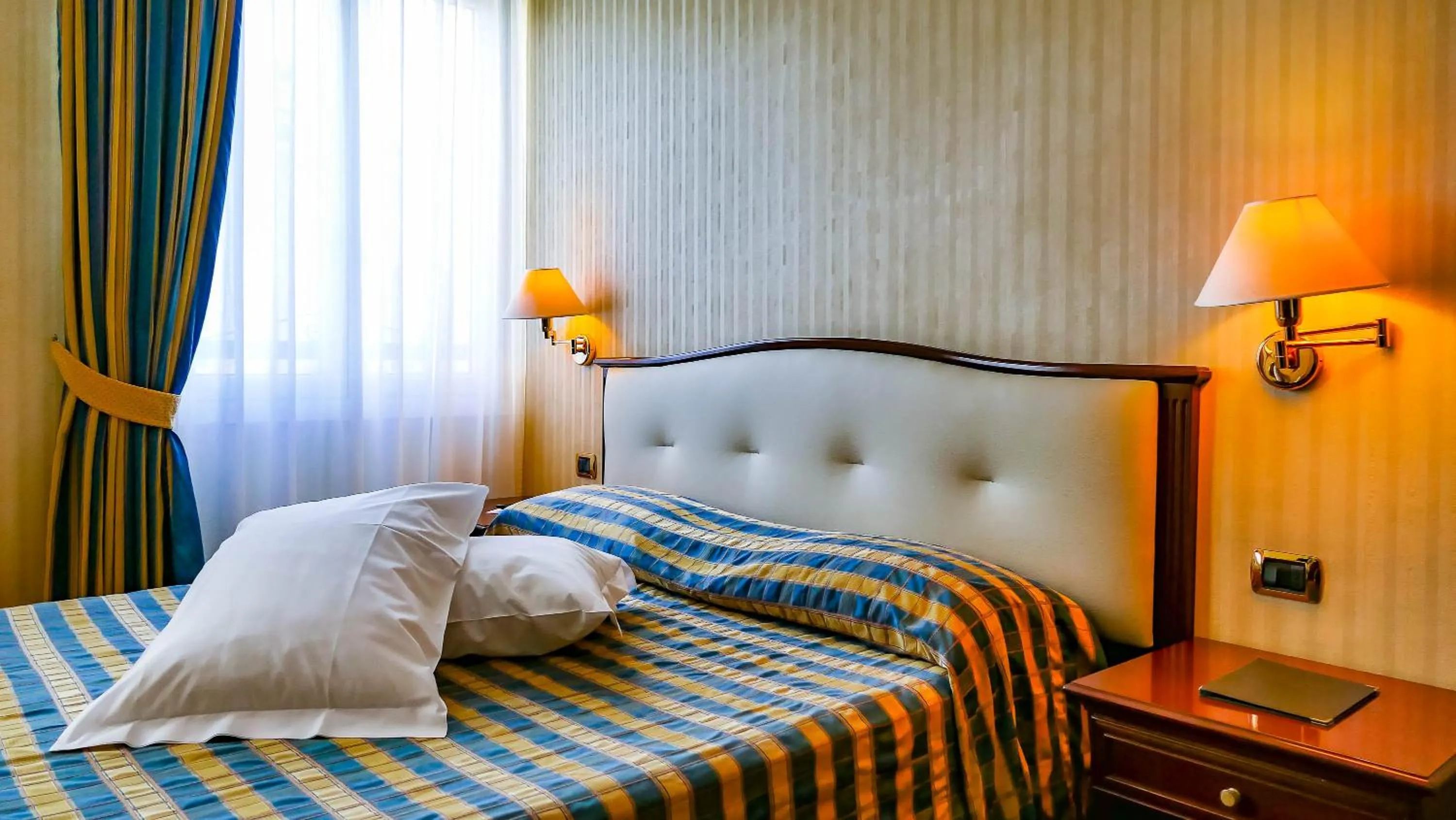 Bed in Hotel Benaco Garda ***S