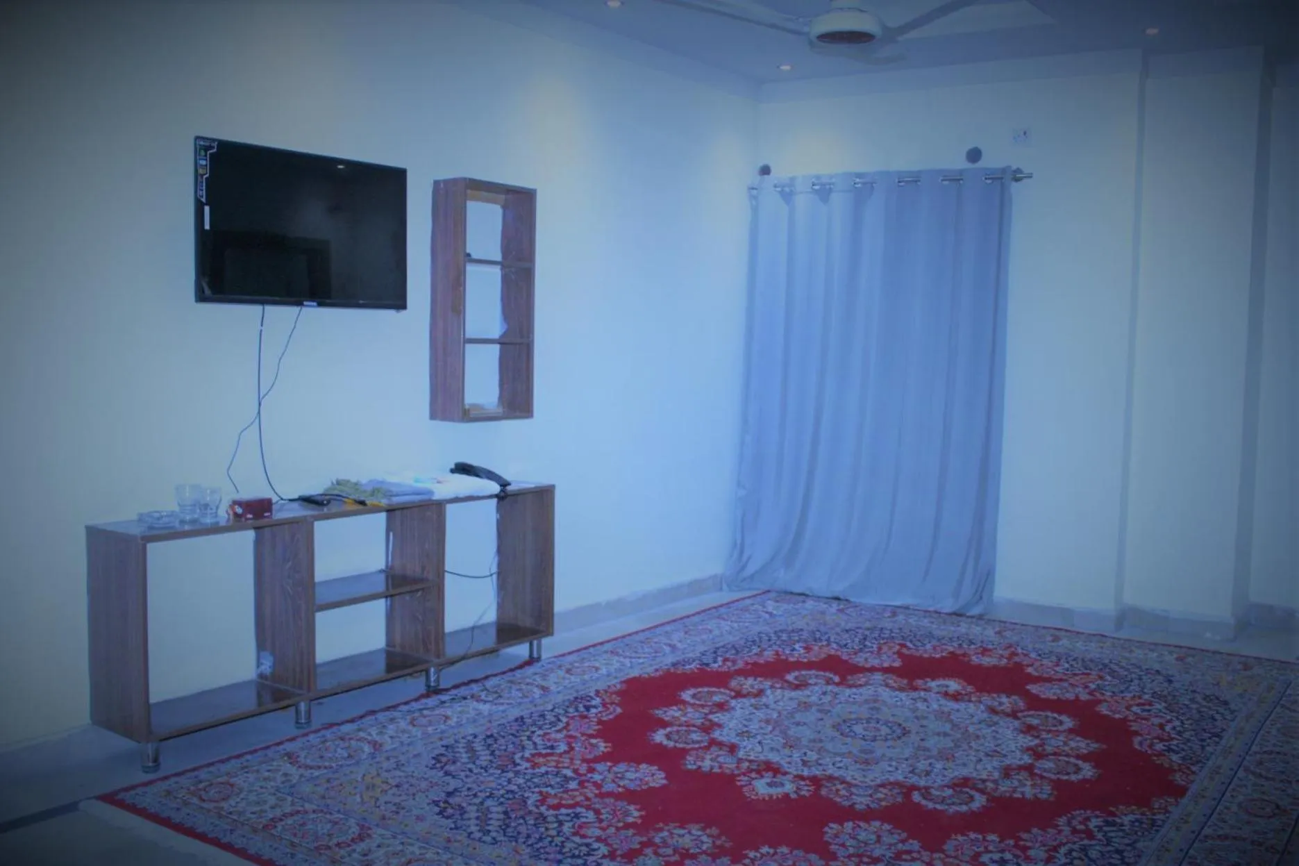 Communal lounge/ TV room in Hotel Le Meridien