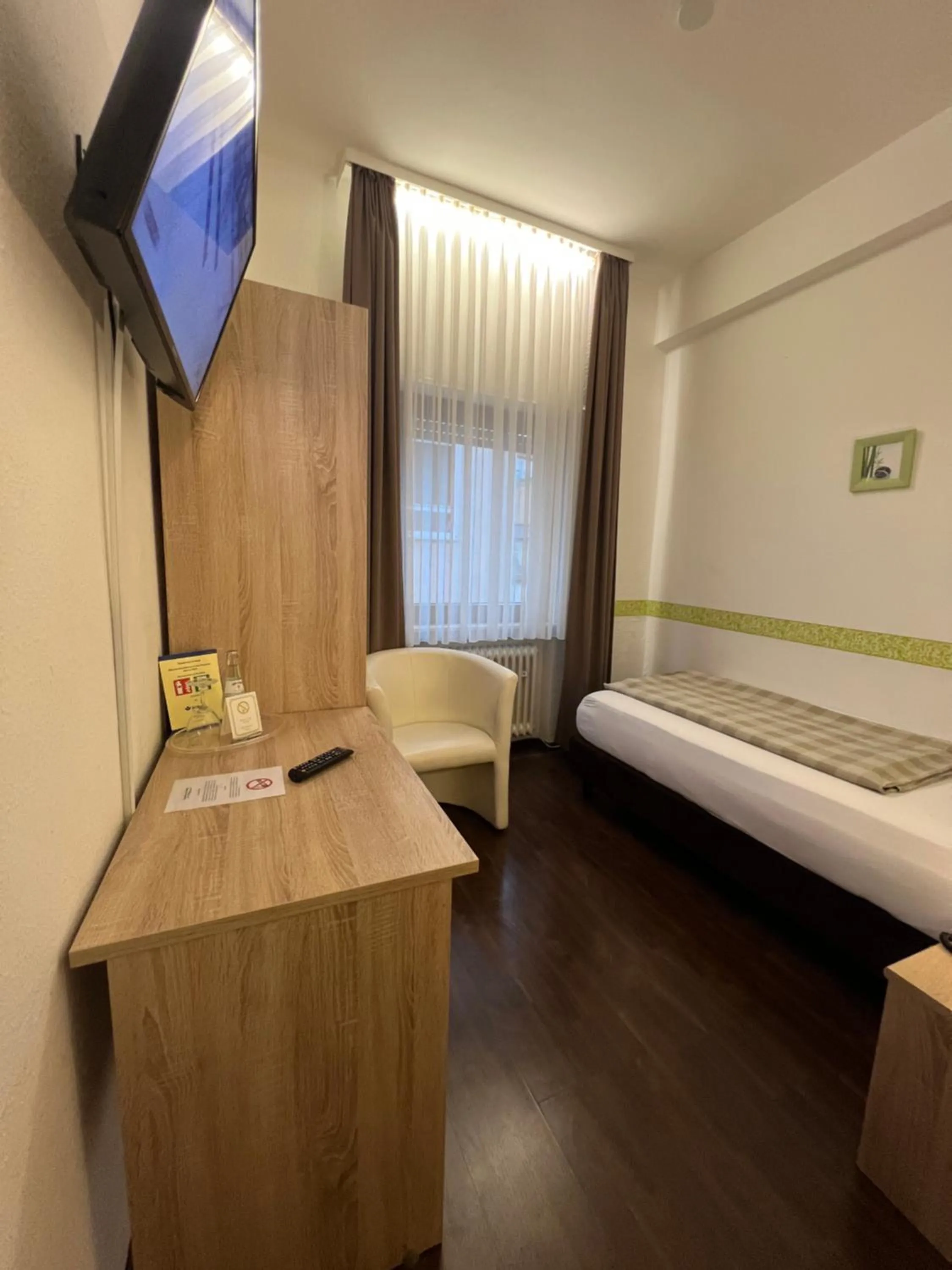 Photo of the whole room, Bed in Hotel Hüttl