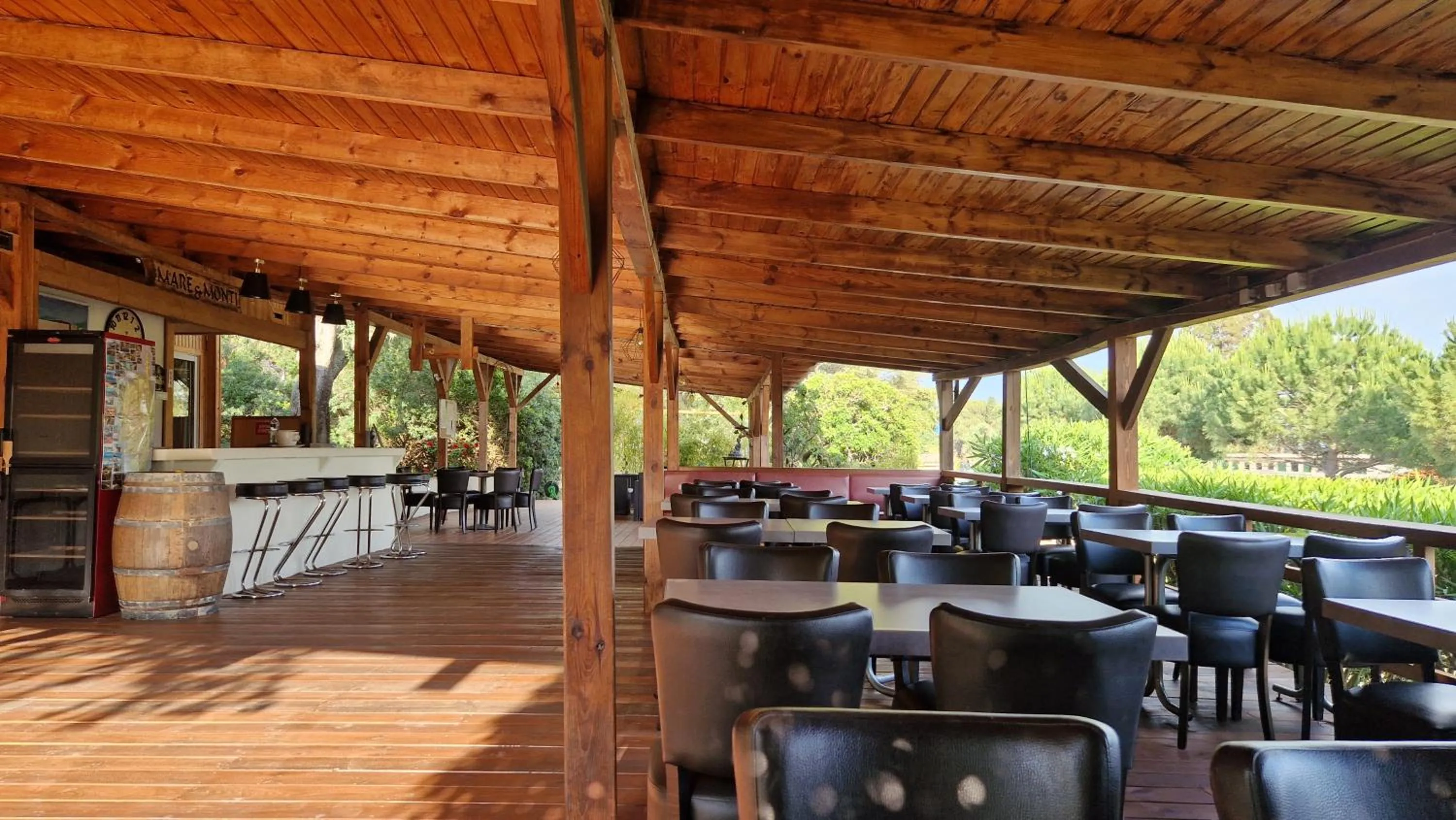 Communal lounge/ TV room in Mare E Monti