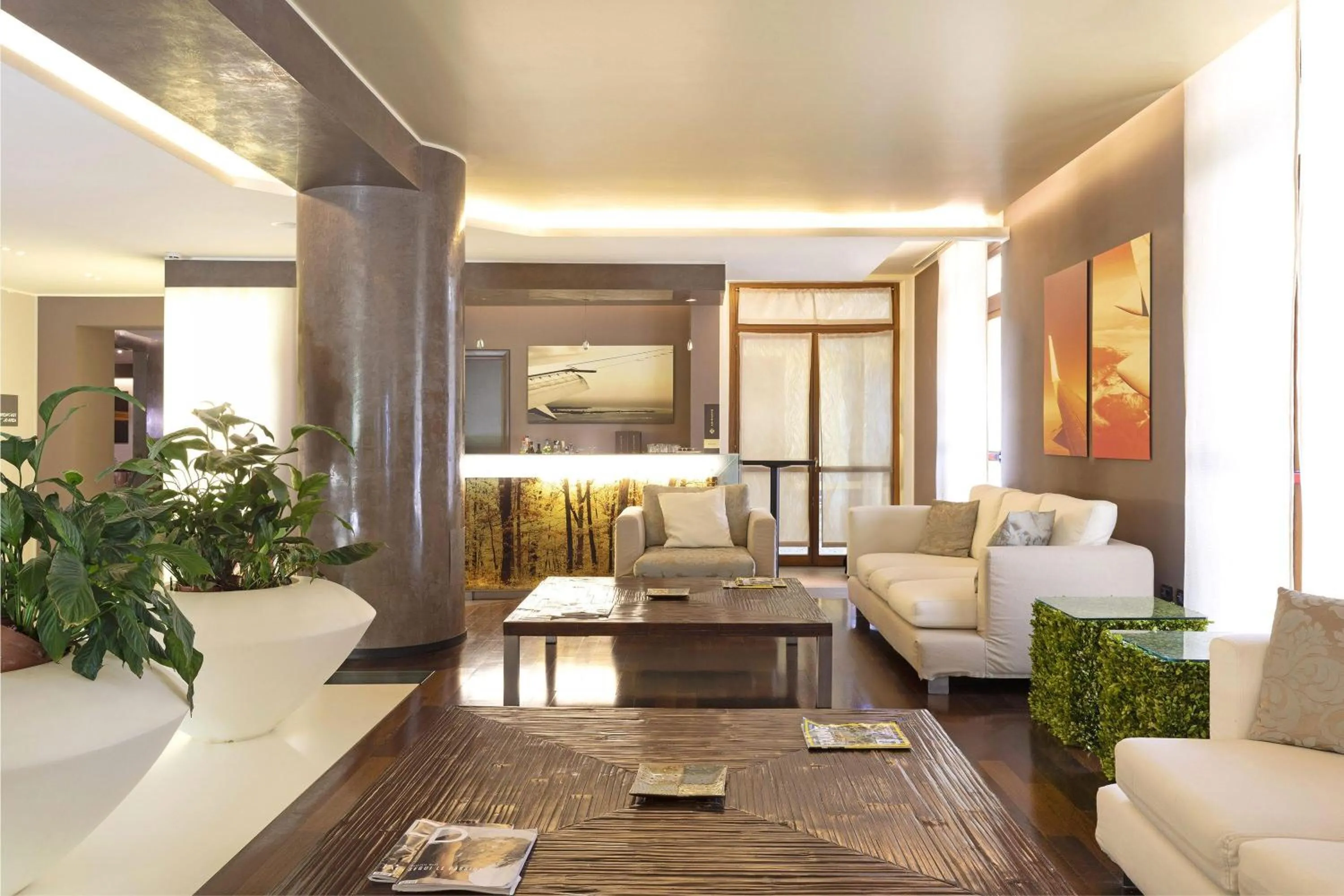 Lobby or reception in B&B HOTEL Malpensa Lago Maggiore