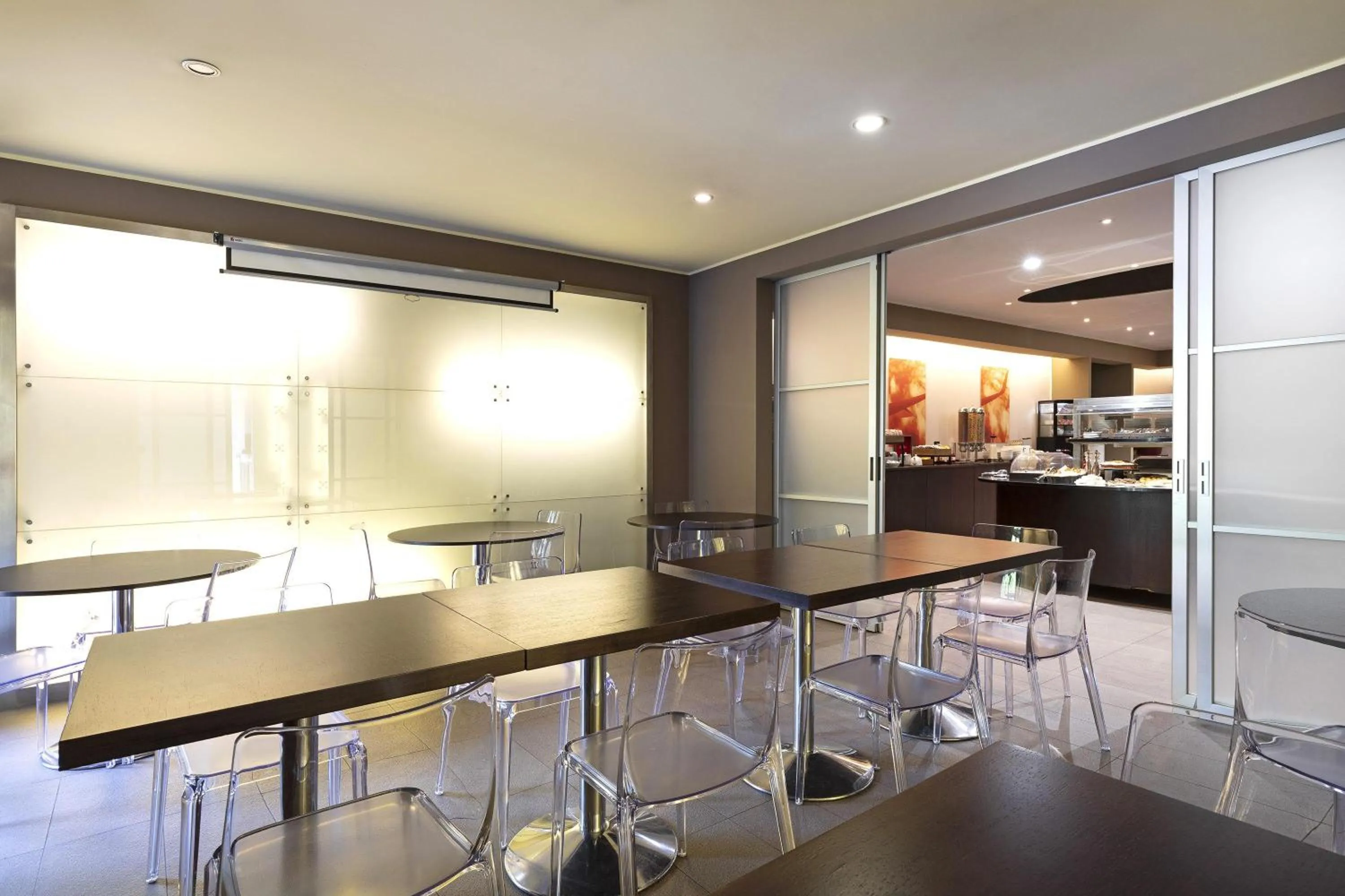 Meeting/conference room in B&B HOTEL Malpensa Lago Maggiore