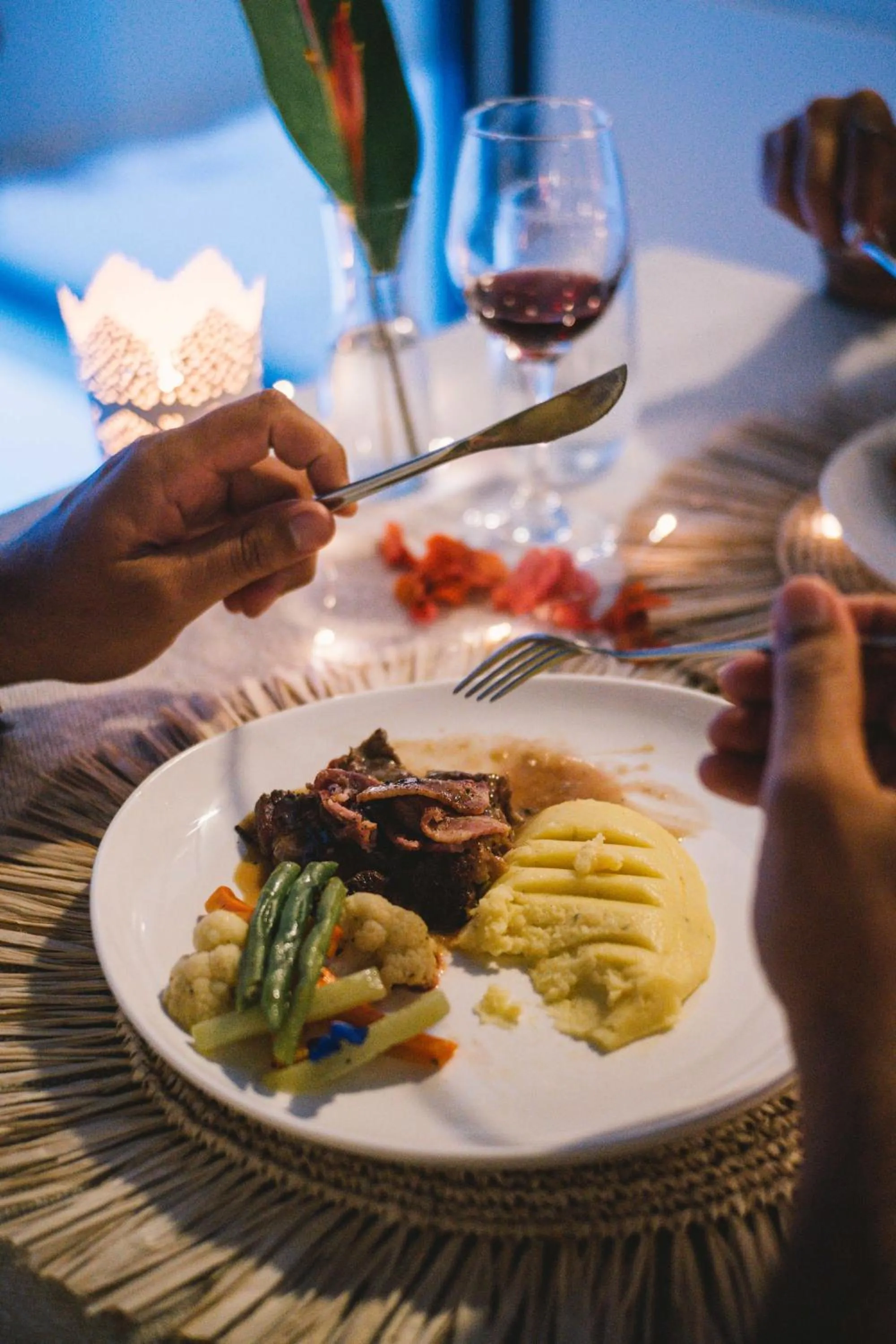 Restaurant/places to eat in Bahala Na Villas