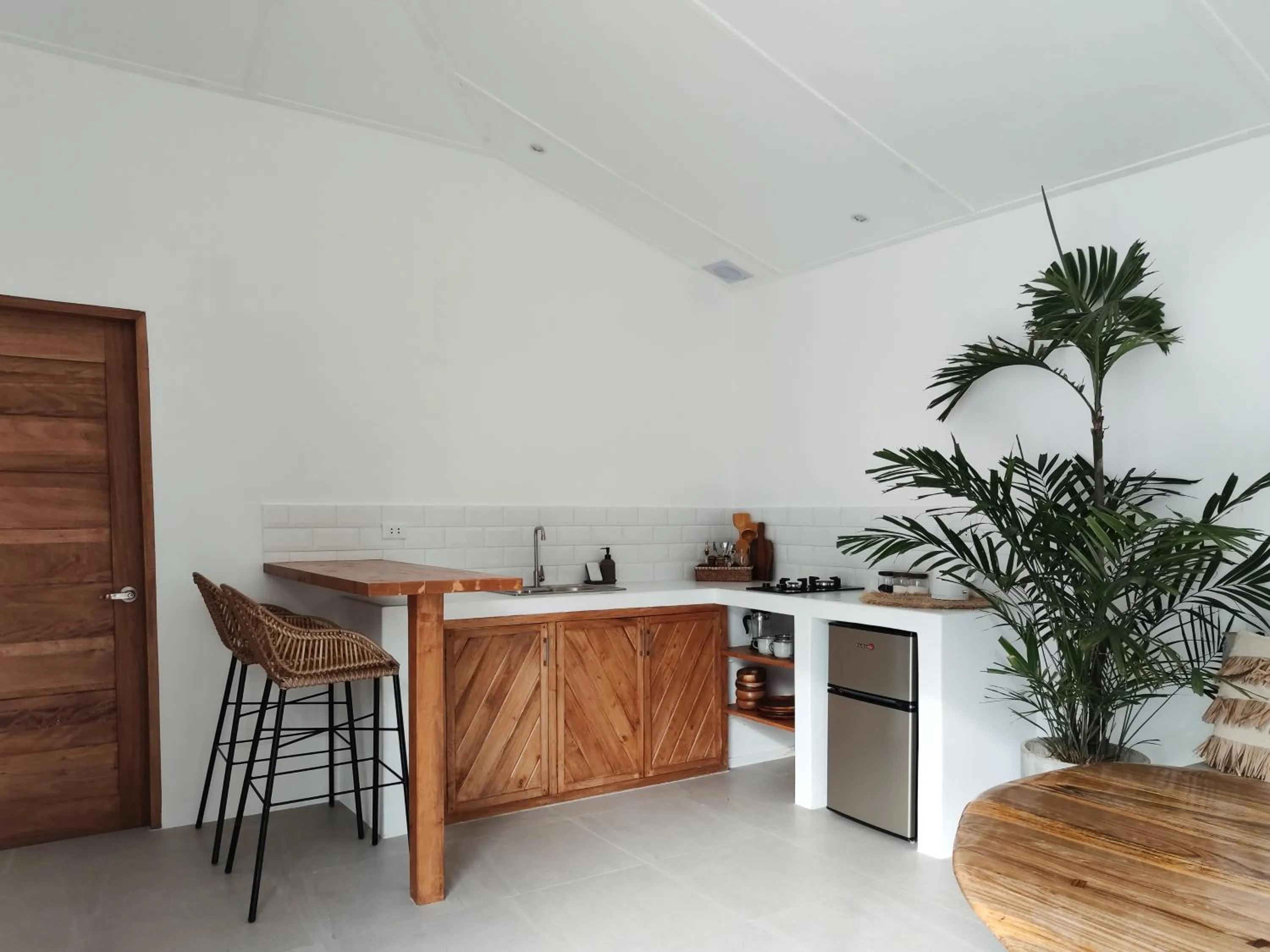 Kitchen or kitchenette in Bahala Na Villas