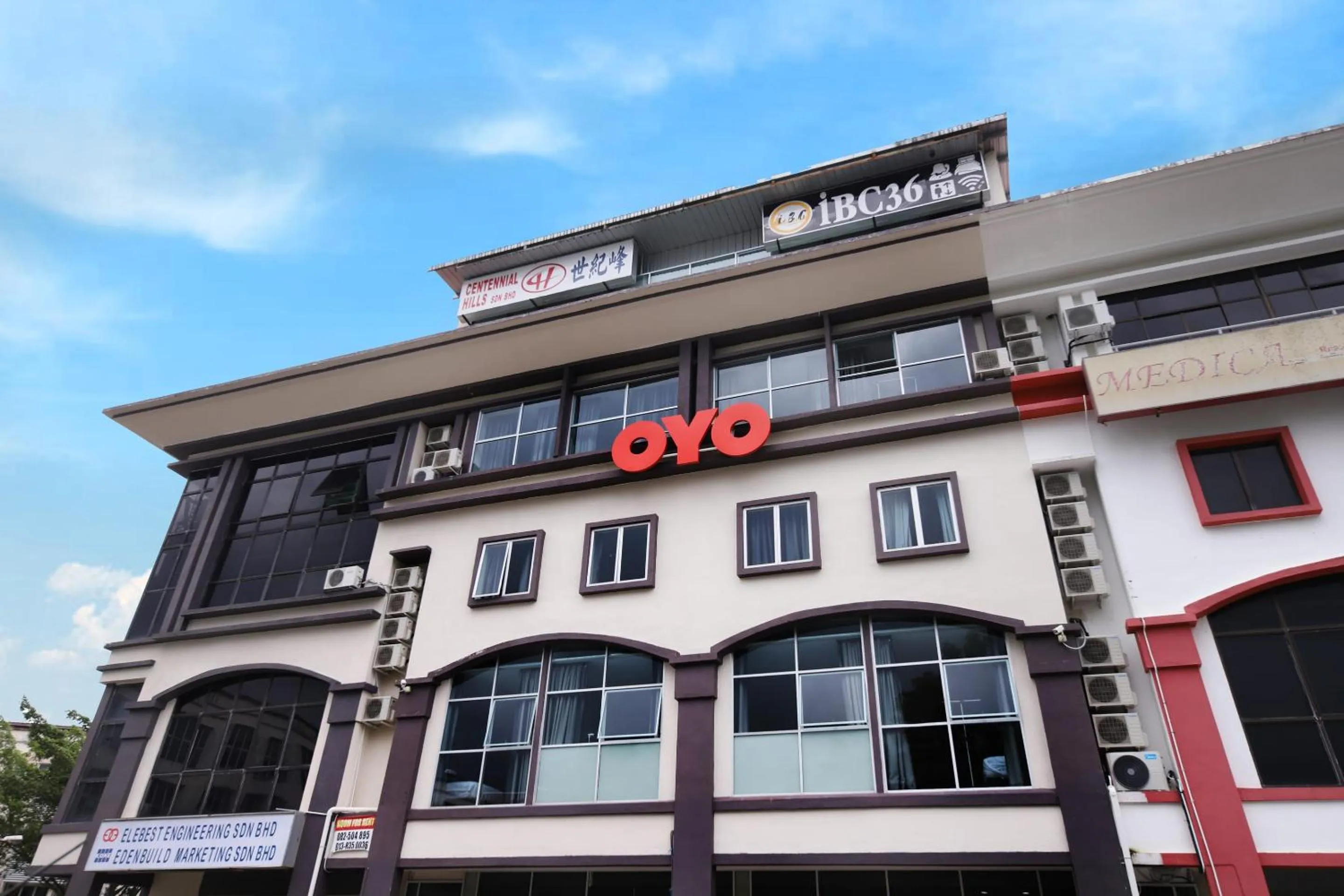 Facade/entrance in Hotel O iBC36 Business Stay