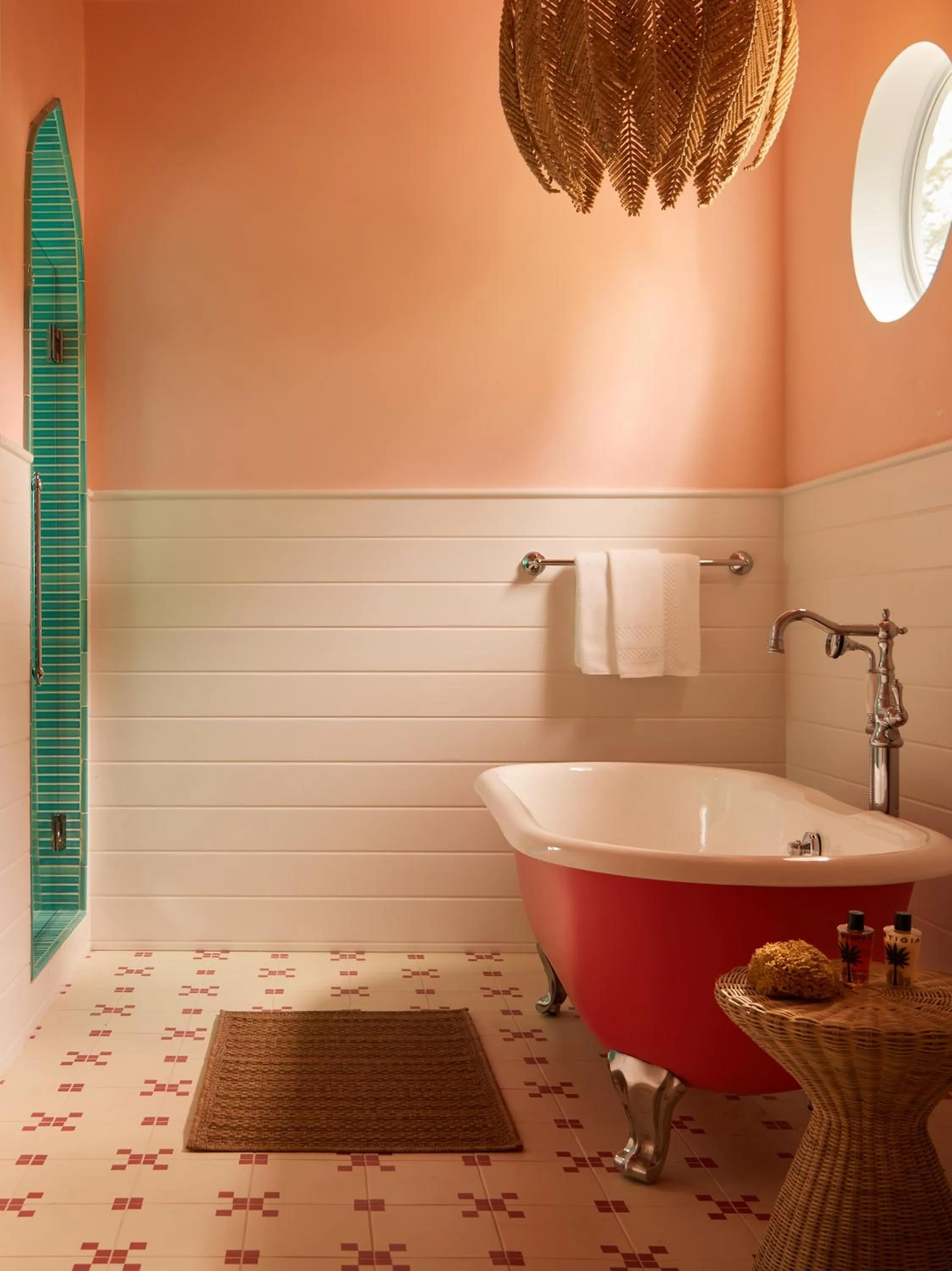 Shower in Coral Sands Inn & Cottages