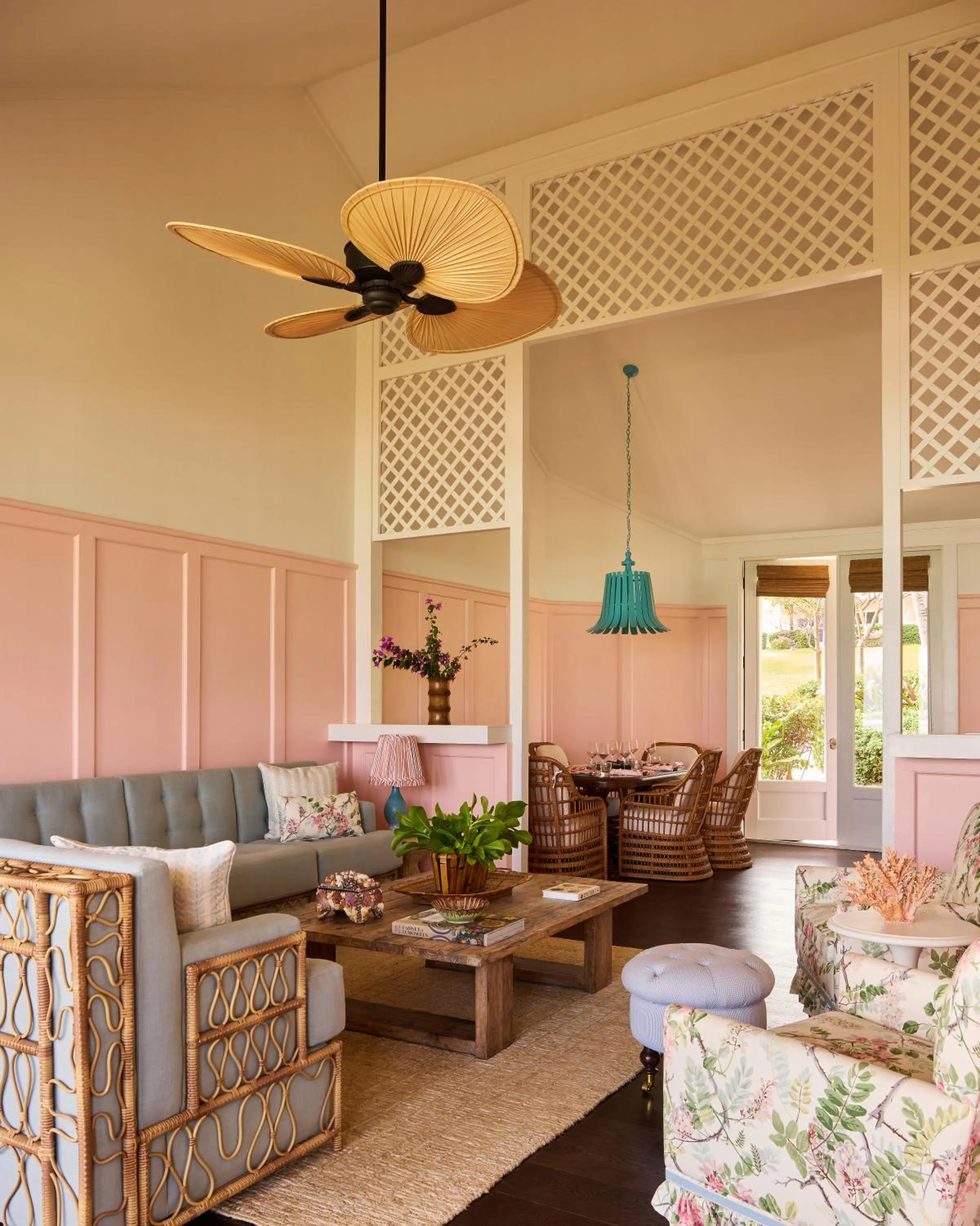 Living room in Coral Sands Inn & Cottages