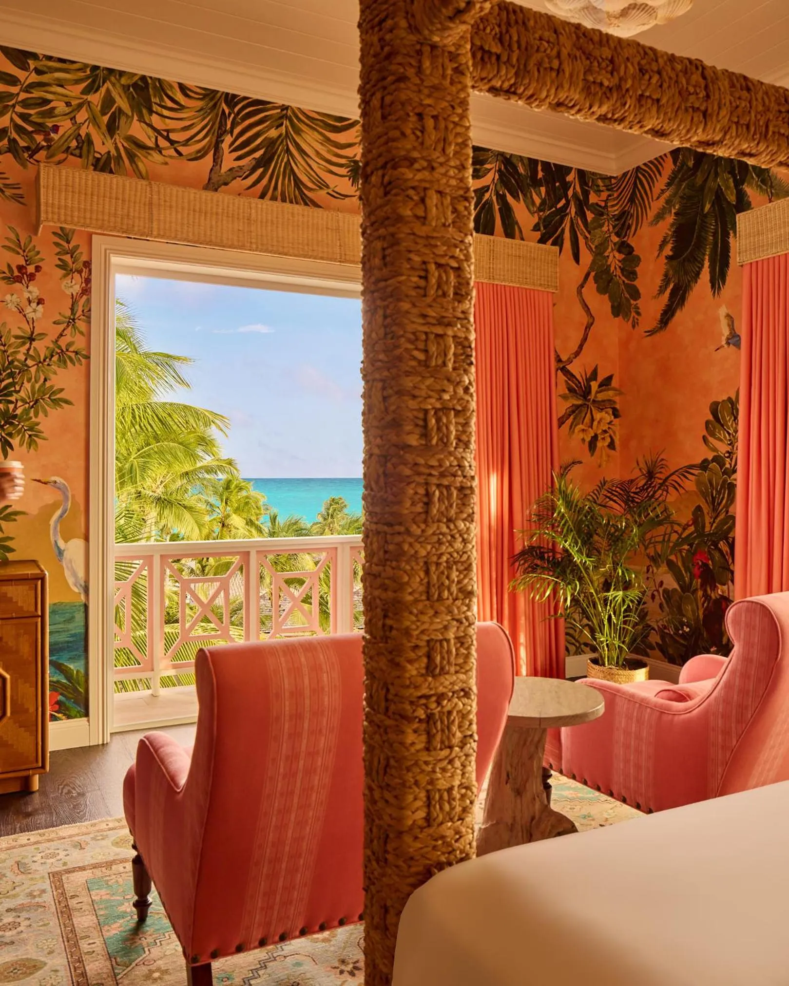 Balcony/Terrace, Bed in Coral Sands Inn & Cottages